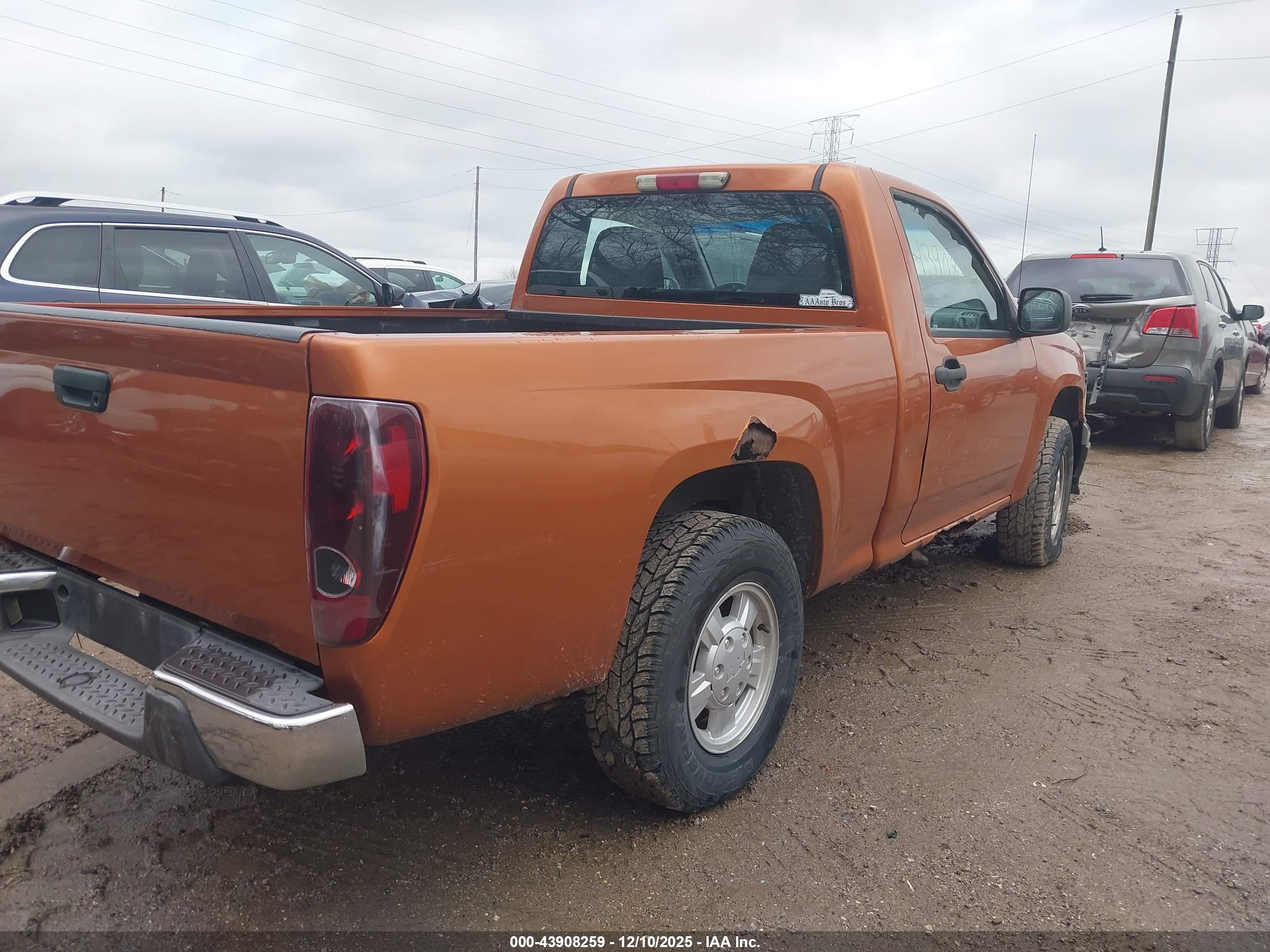 CHEVROLET COLORADO image 4