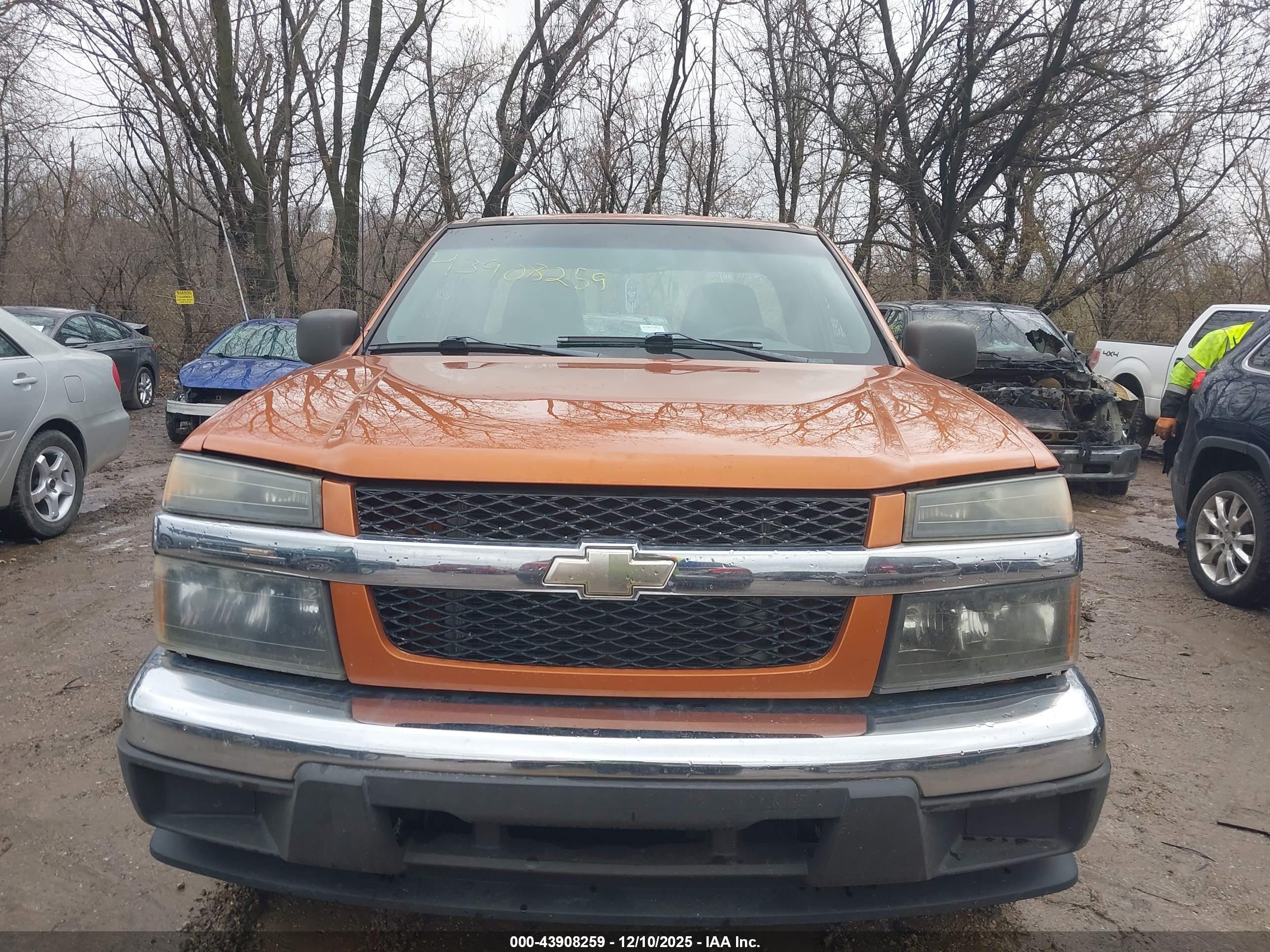 CHEVROLET COLORADO image 6