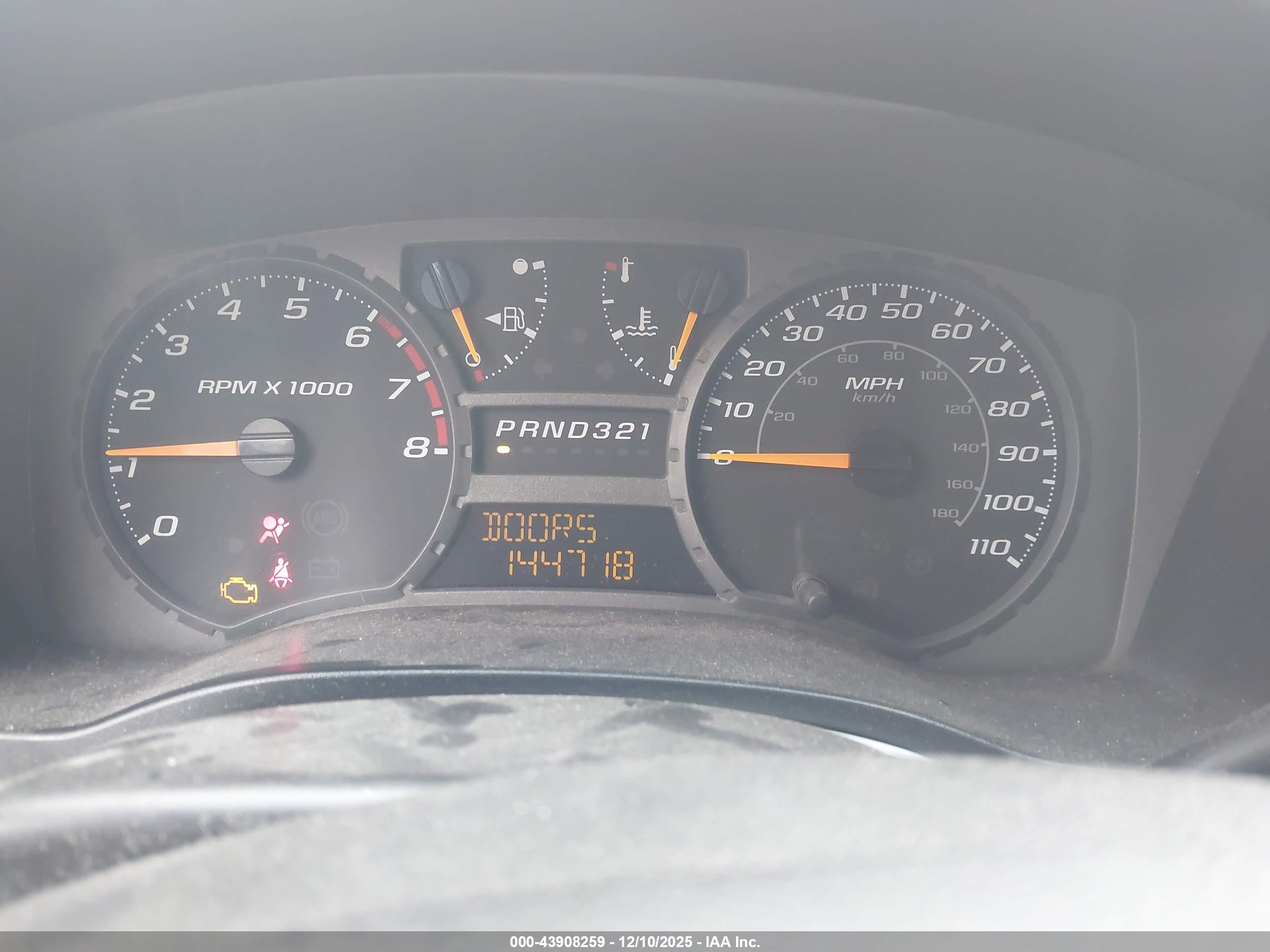 CHEVROLET COLORADO image 7