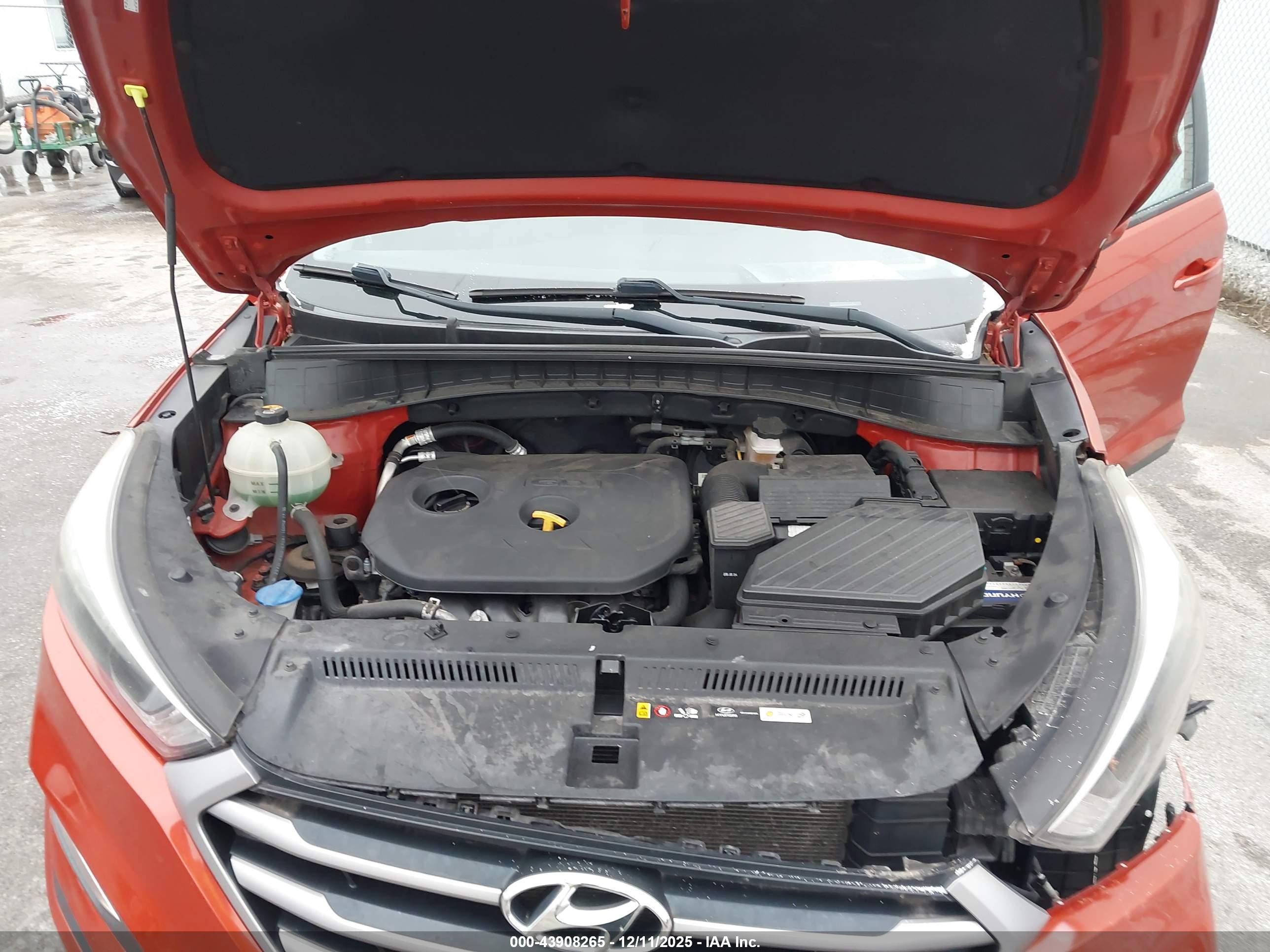 HYUNDAI TUCSON image 10