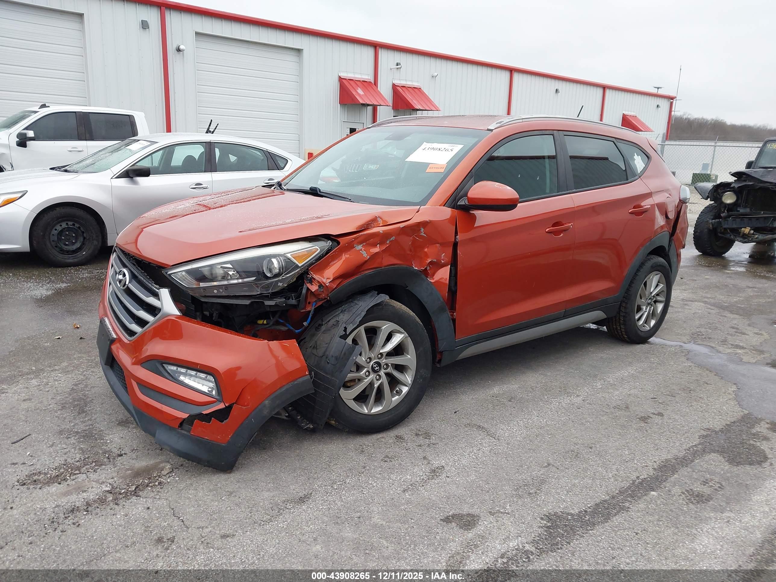 HYUNDAI TUCSON image 2