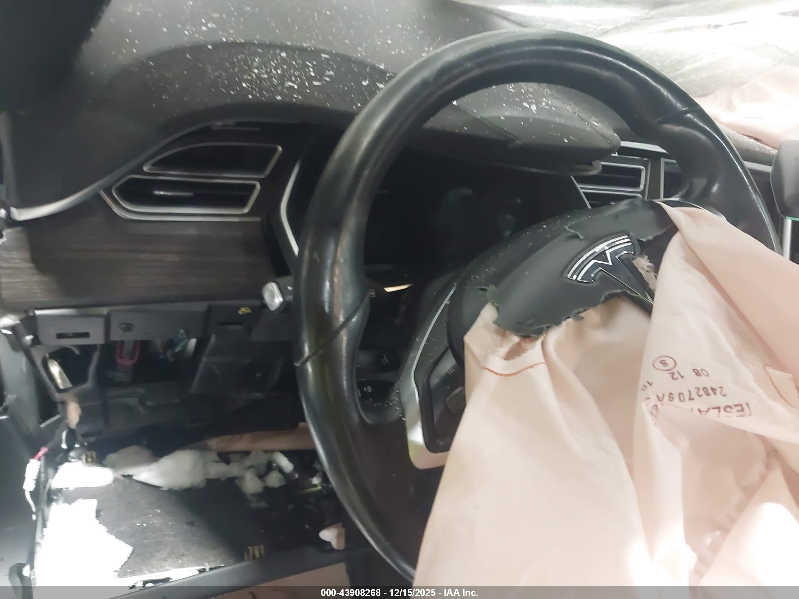 TESLA MODEL image 7
