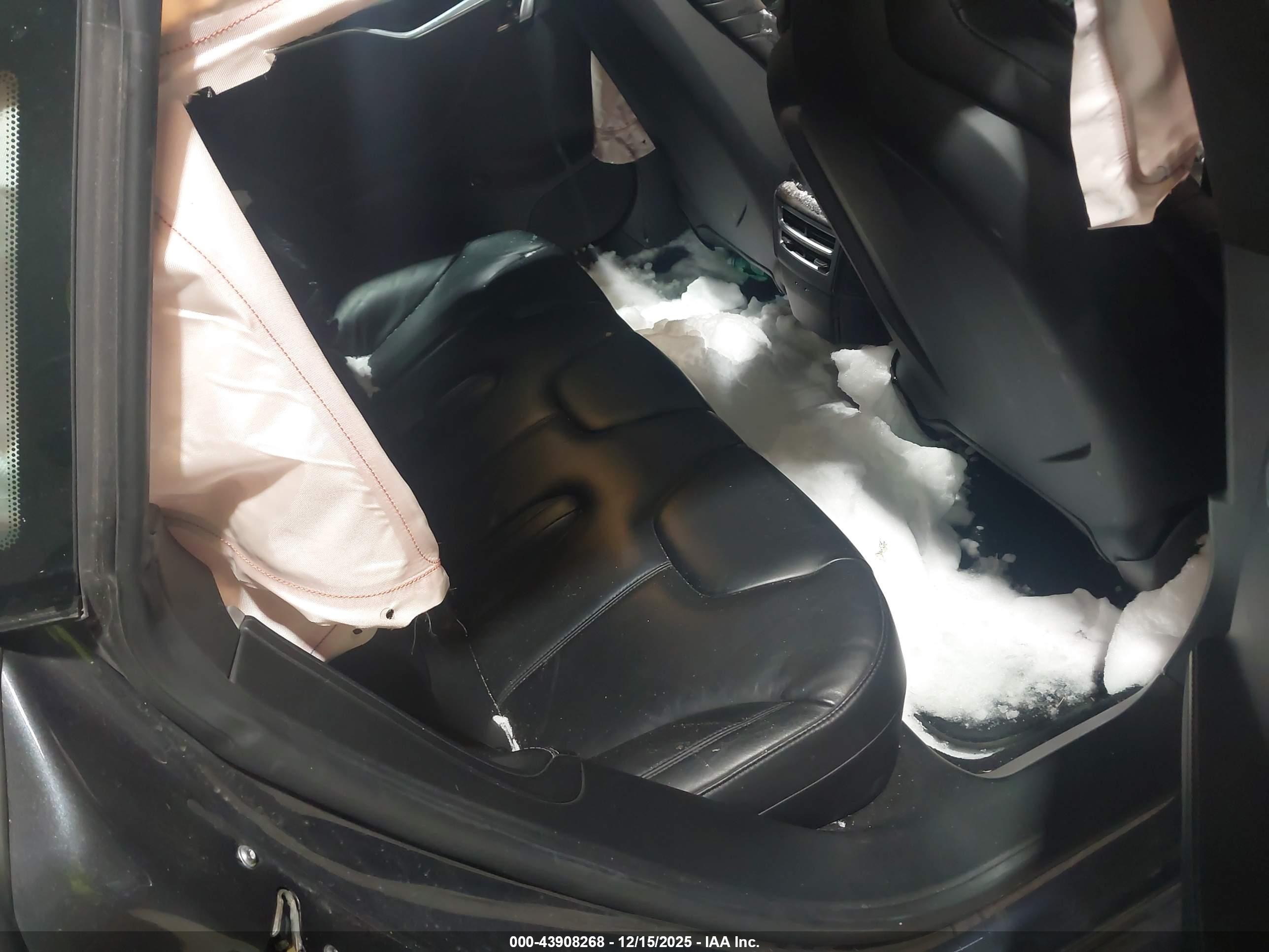 TESLA MODEL image 8