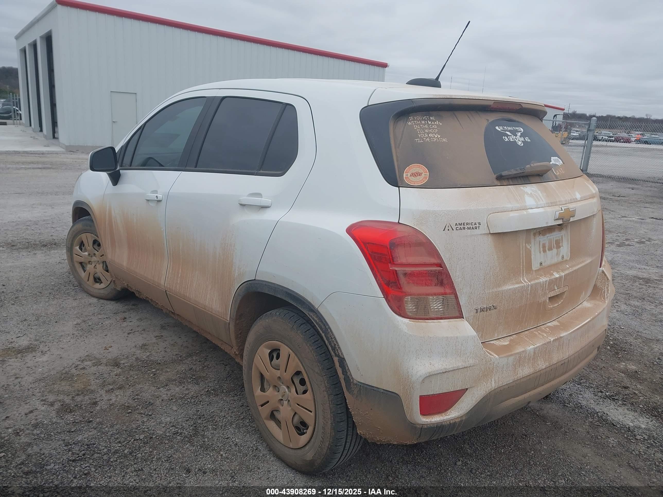 CHEVROLET TRAX image 3