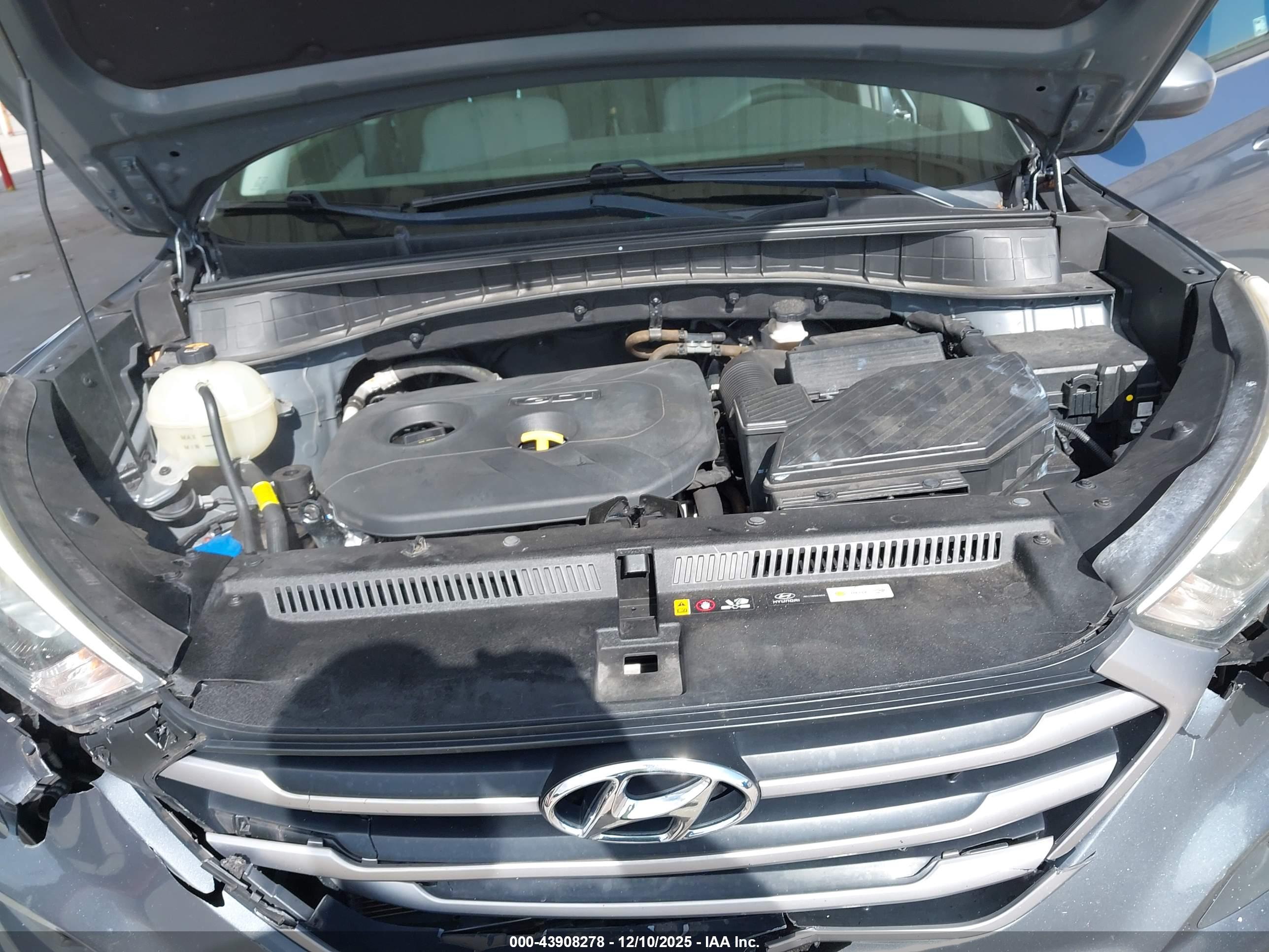HYUNDAI TUCSON image 10