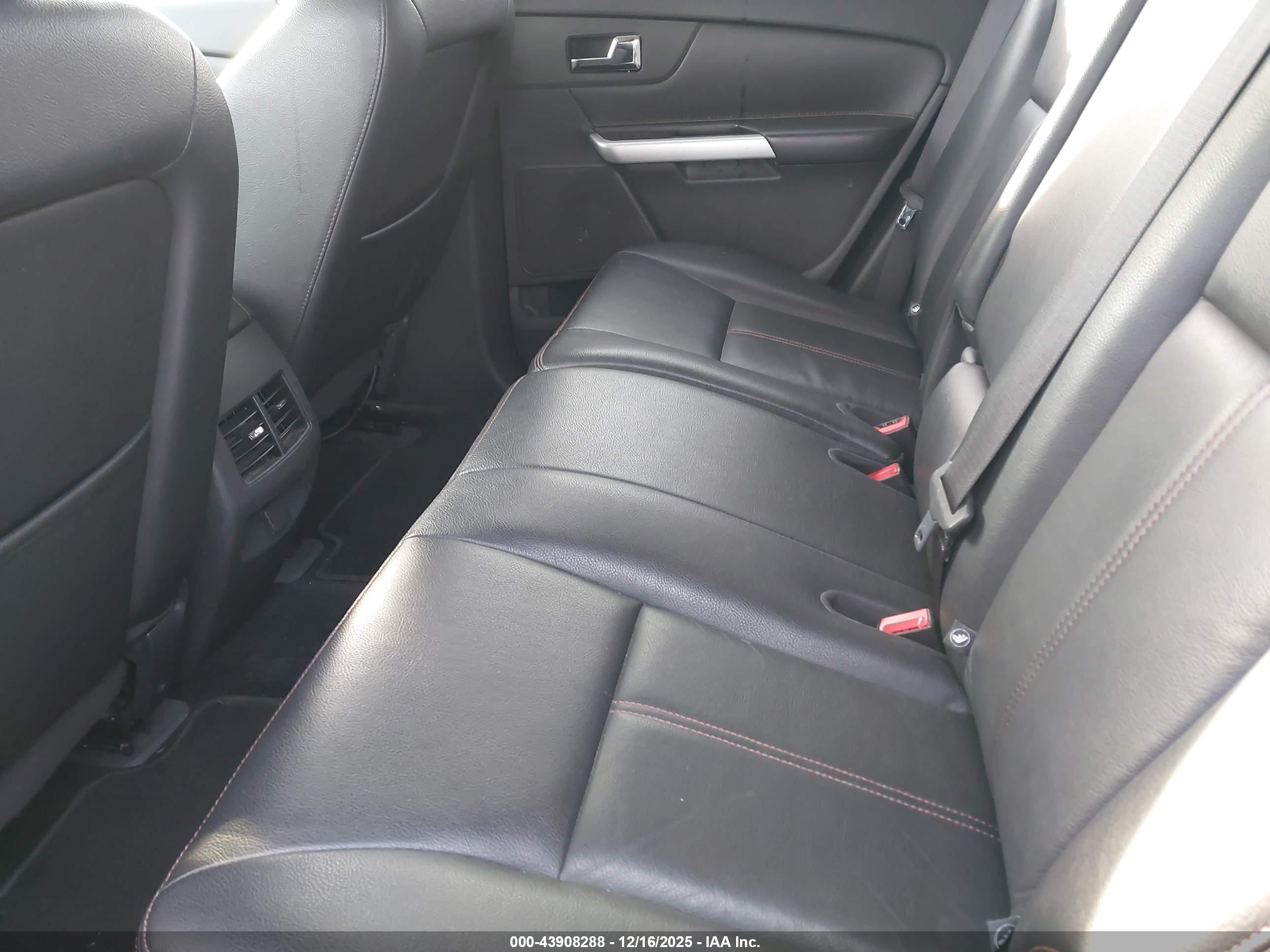 FORD EDGE image 8
