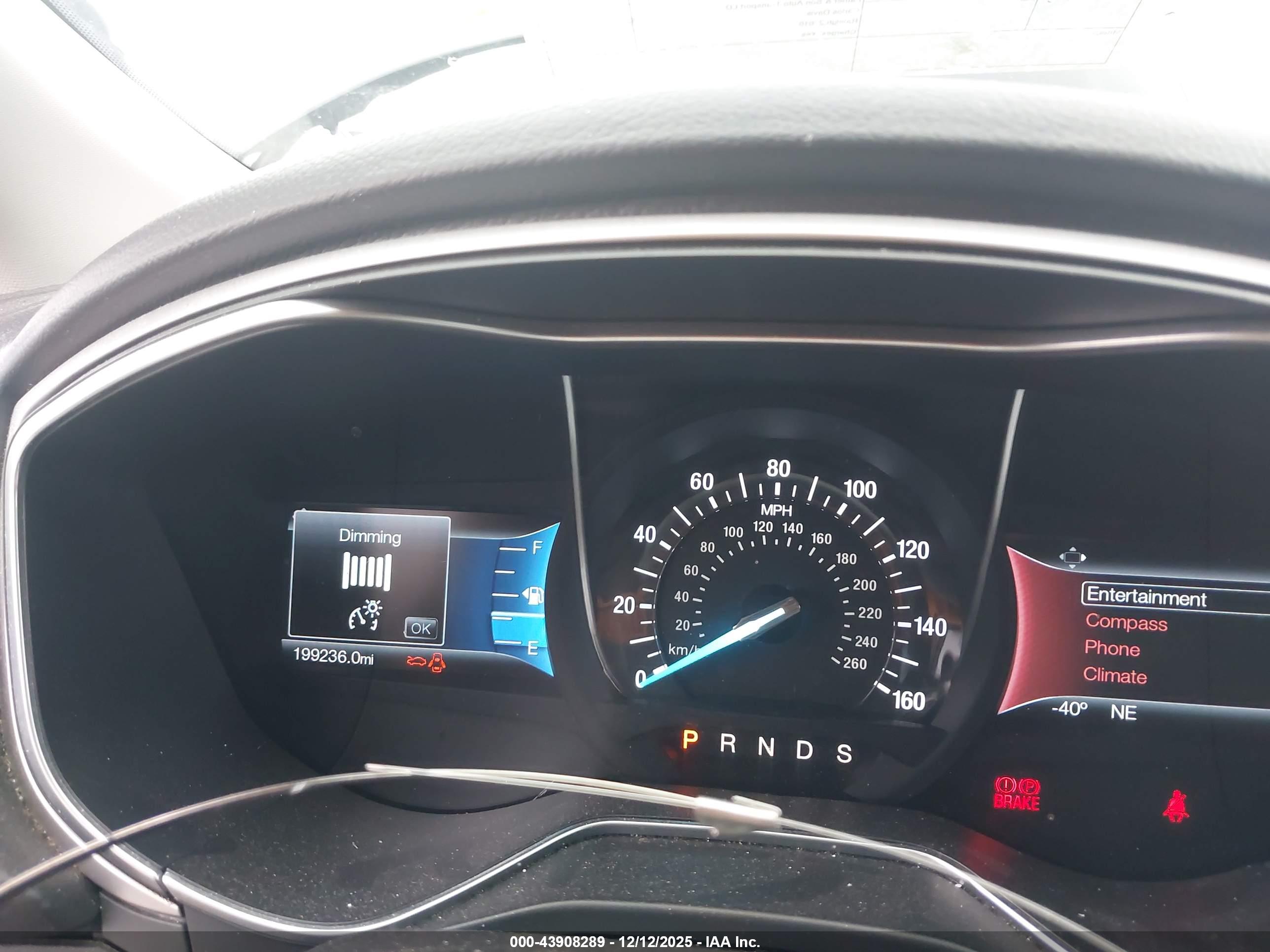 FORD FUSION image 7