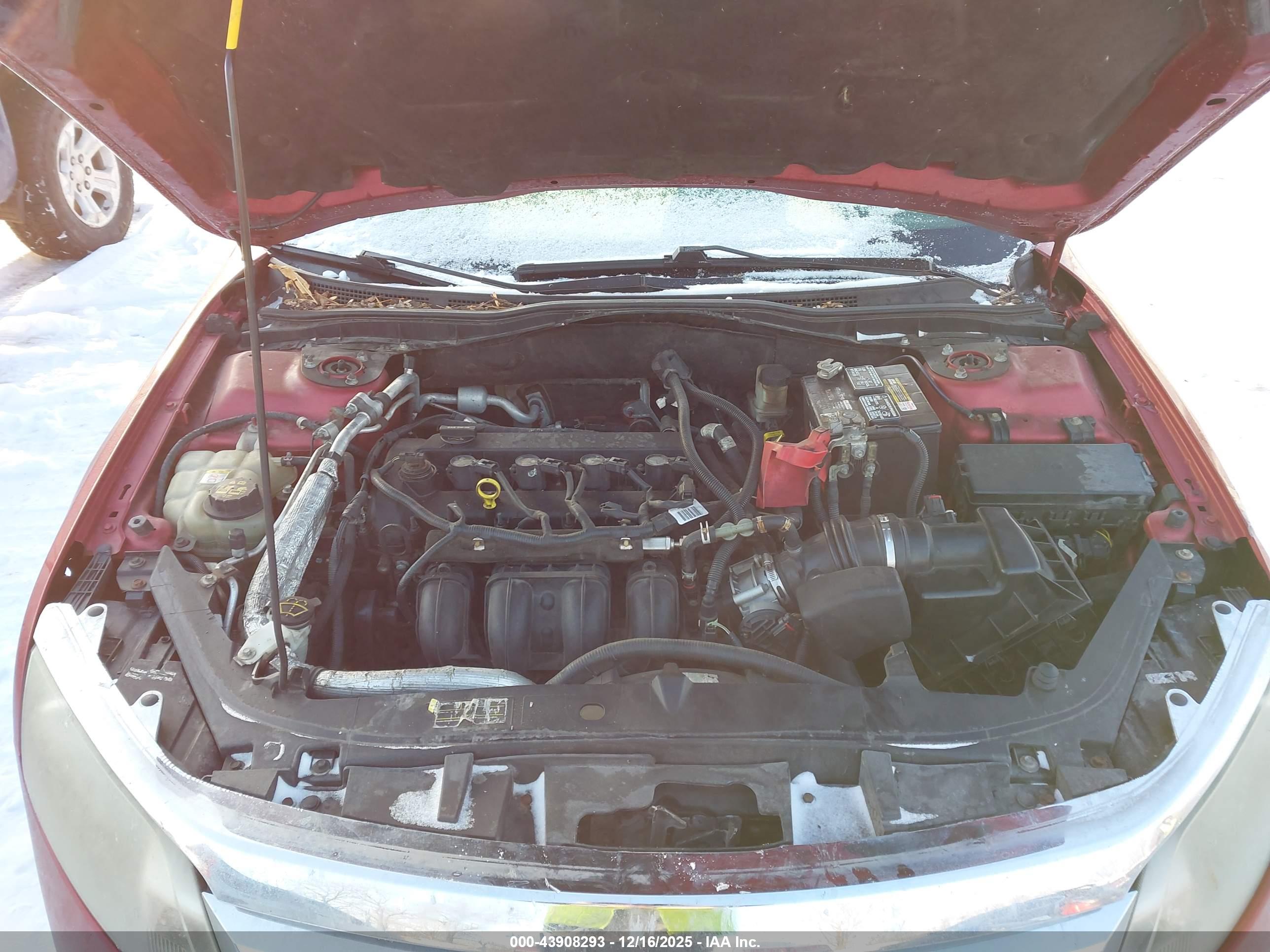 FORD FUSION image 10
