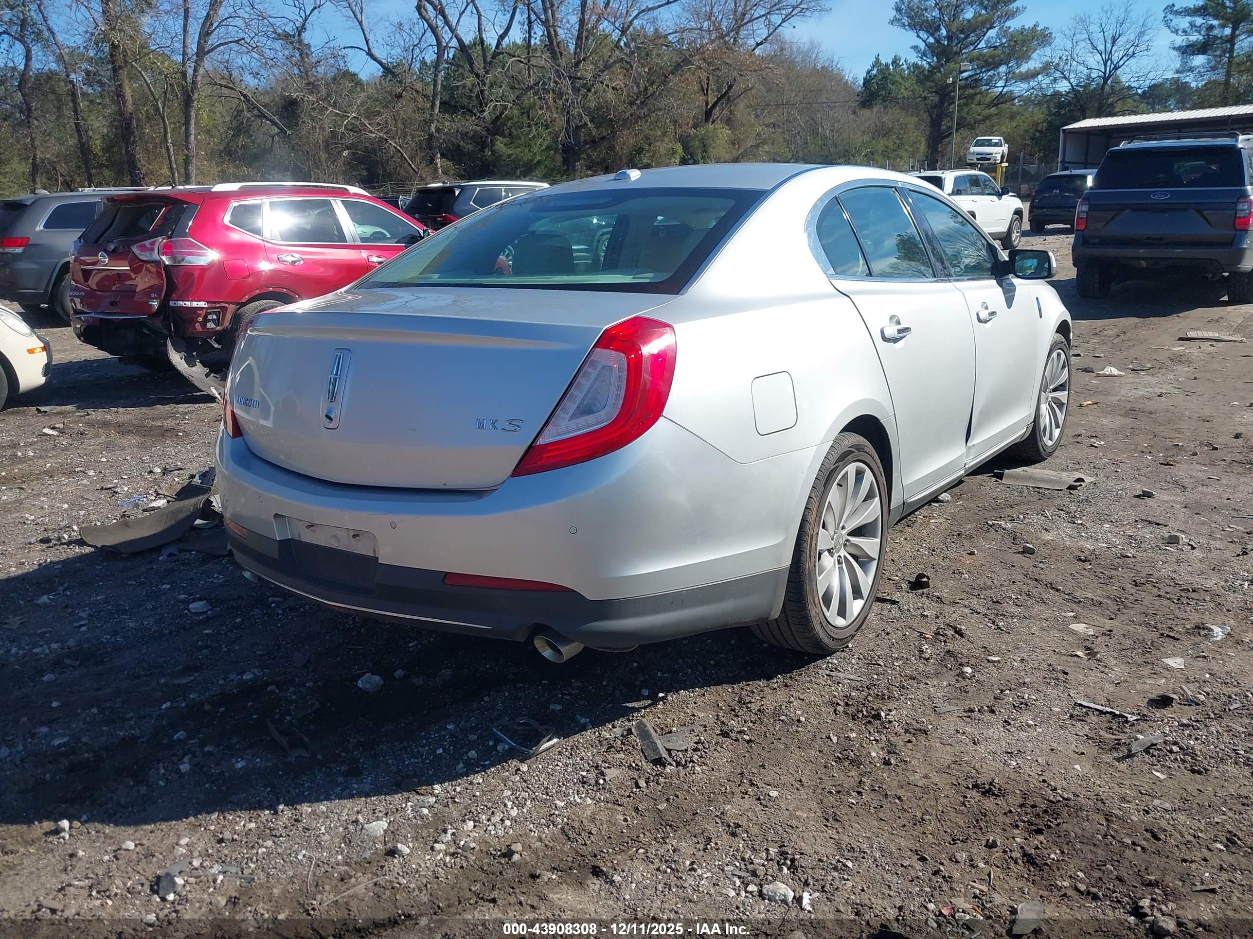 LINCOLN MKS image 4