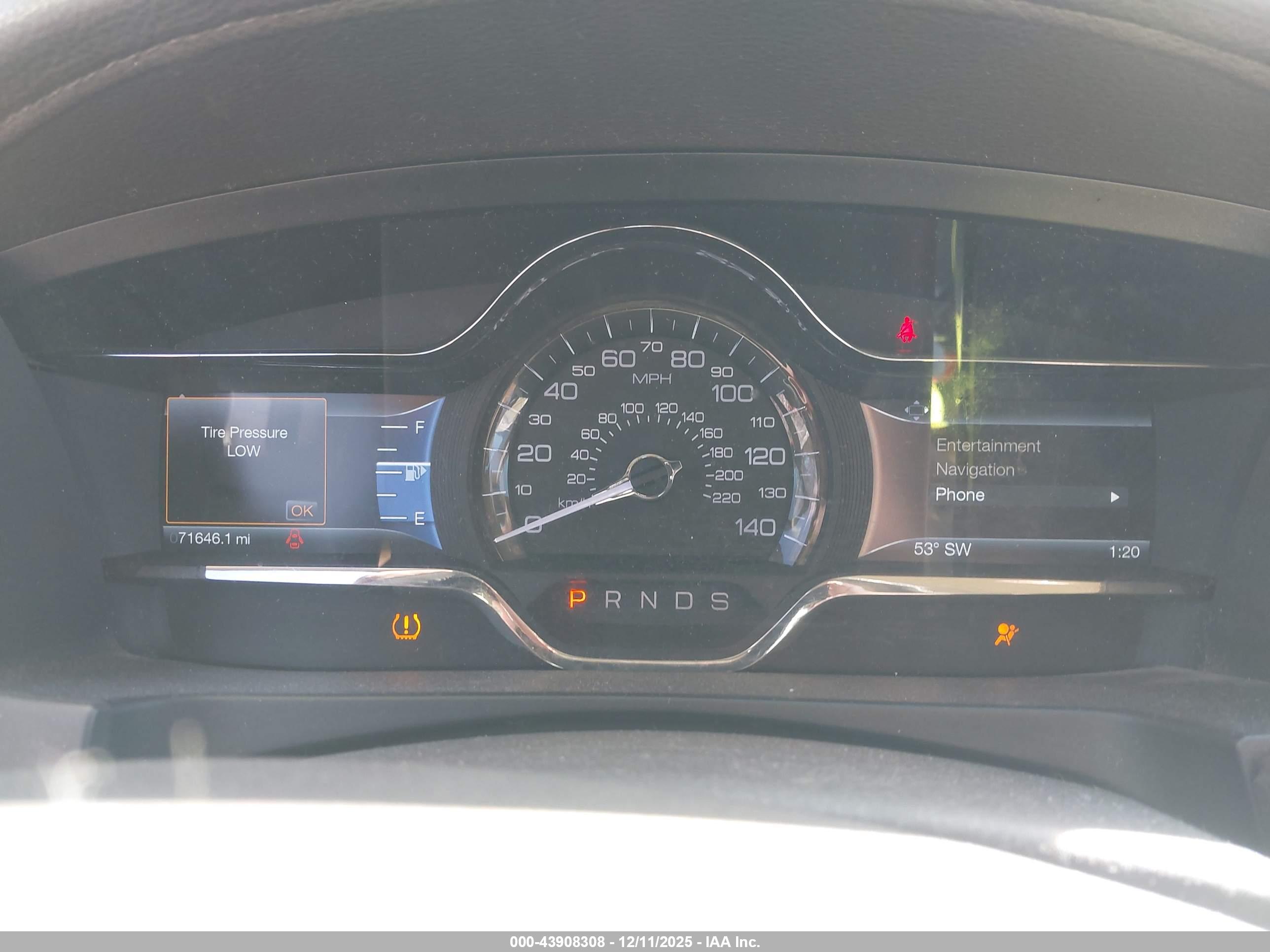 LINCOLN MKS image 7