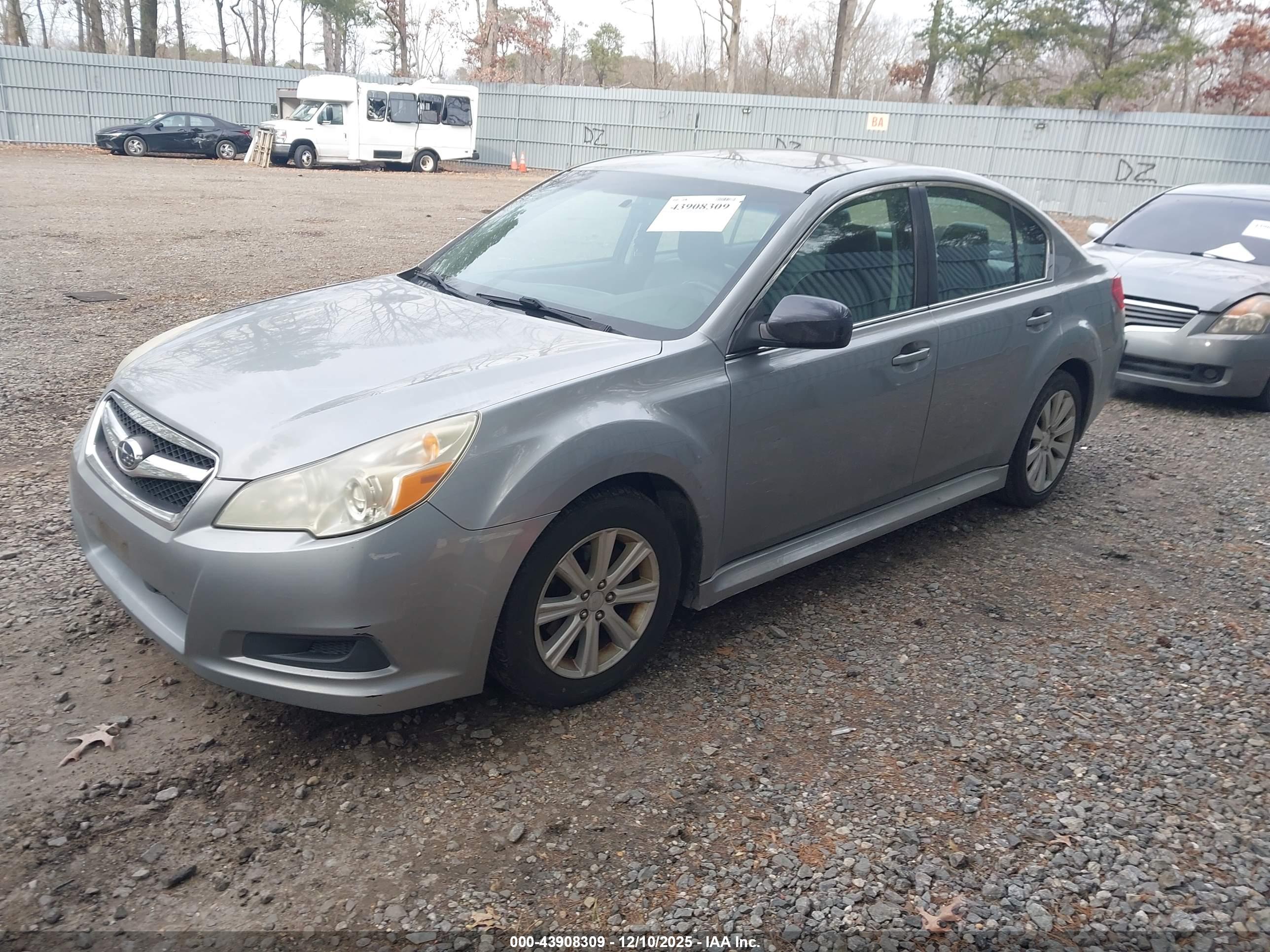 SUBARU LEGACY image 2