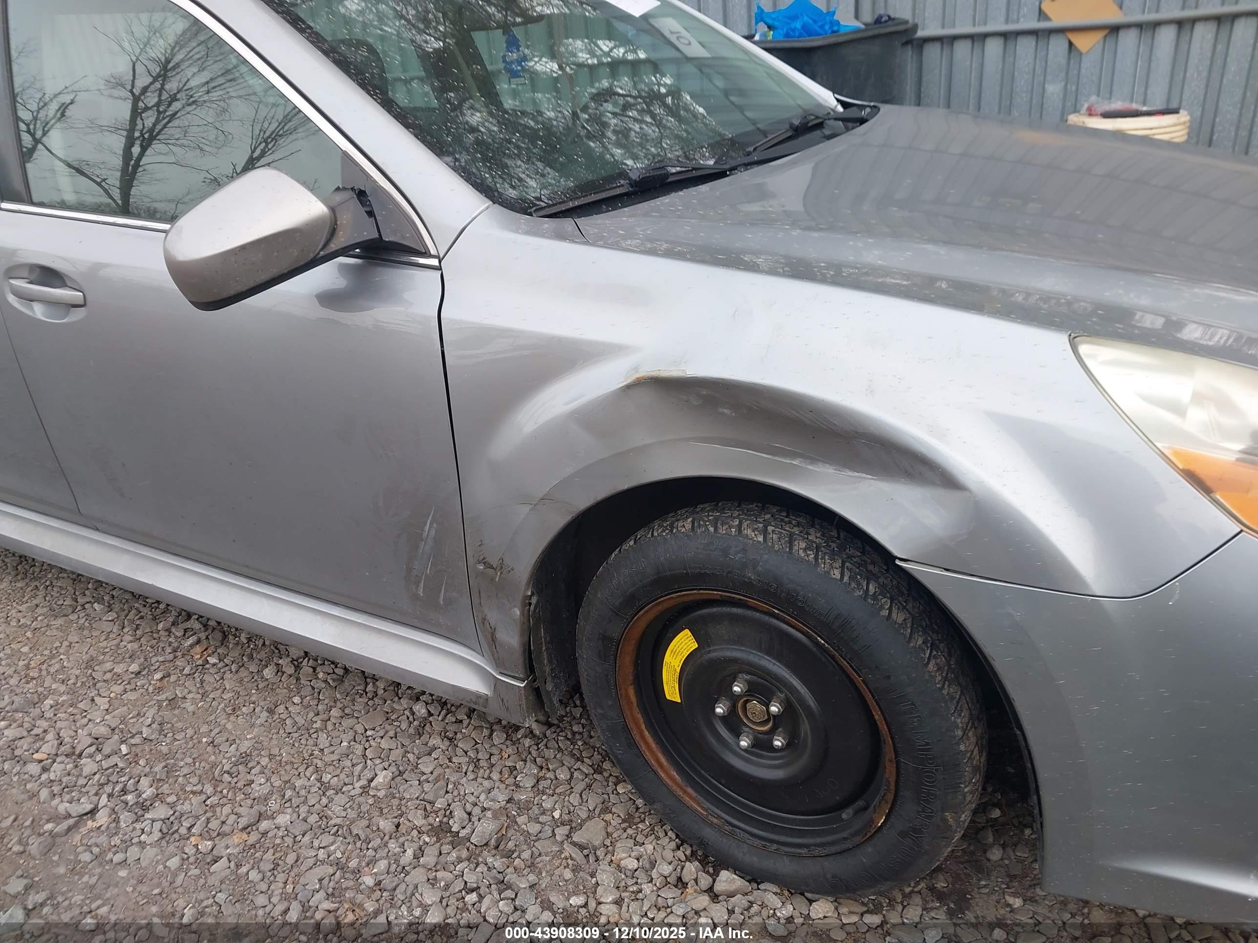 SUBARU LEGACY image 6