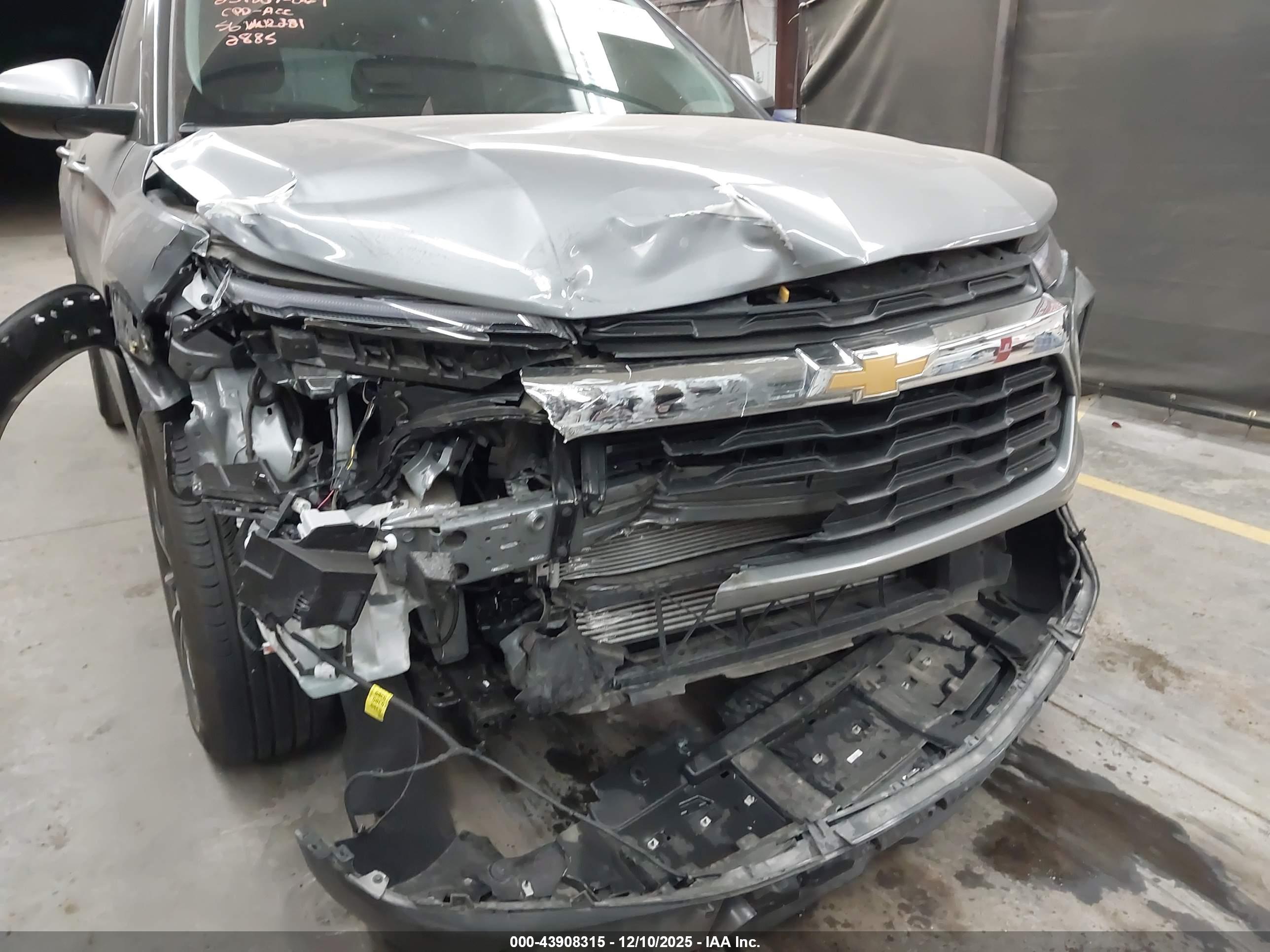 CHEVROLET TRAILBLAZER image 6