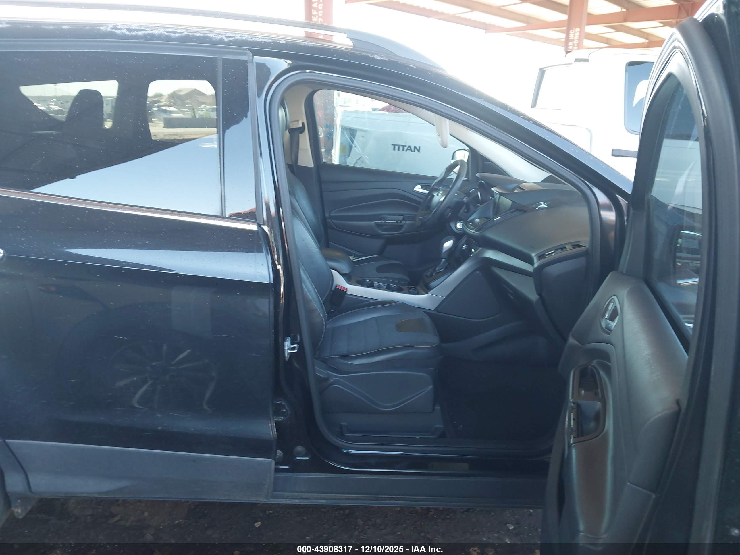 FORD ESCAPE image 5