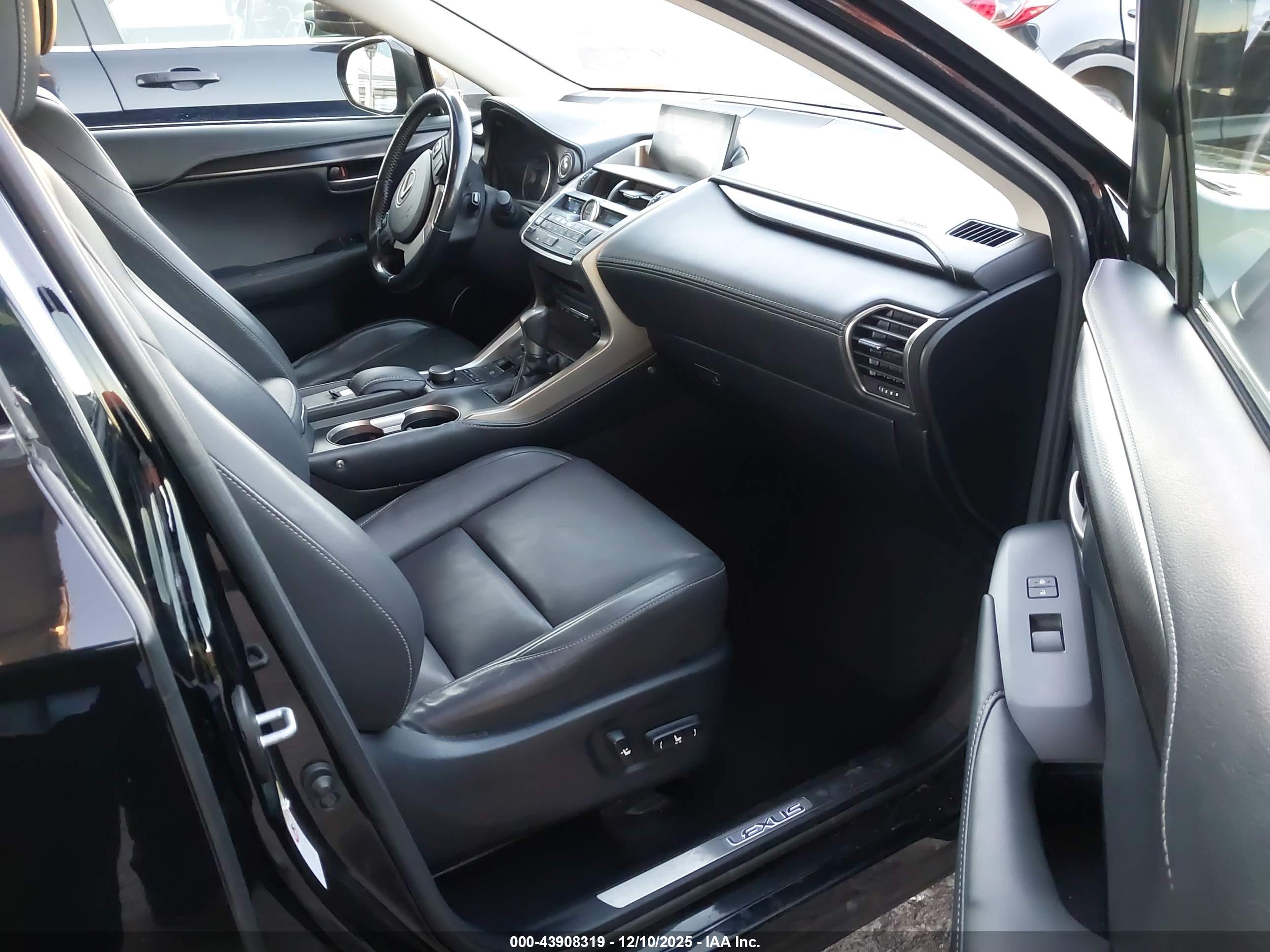 LEXUS NX image 5