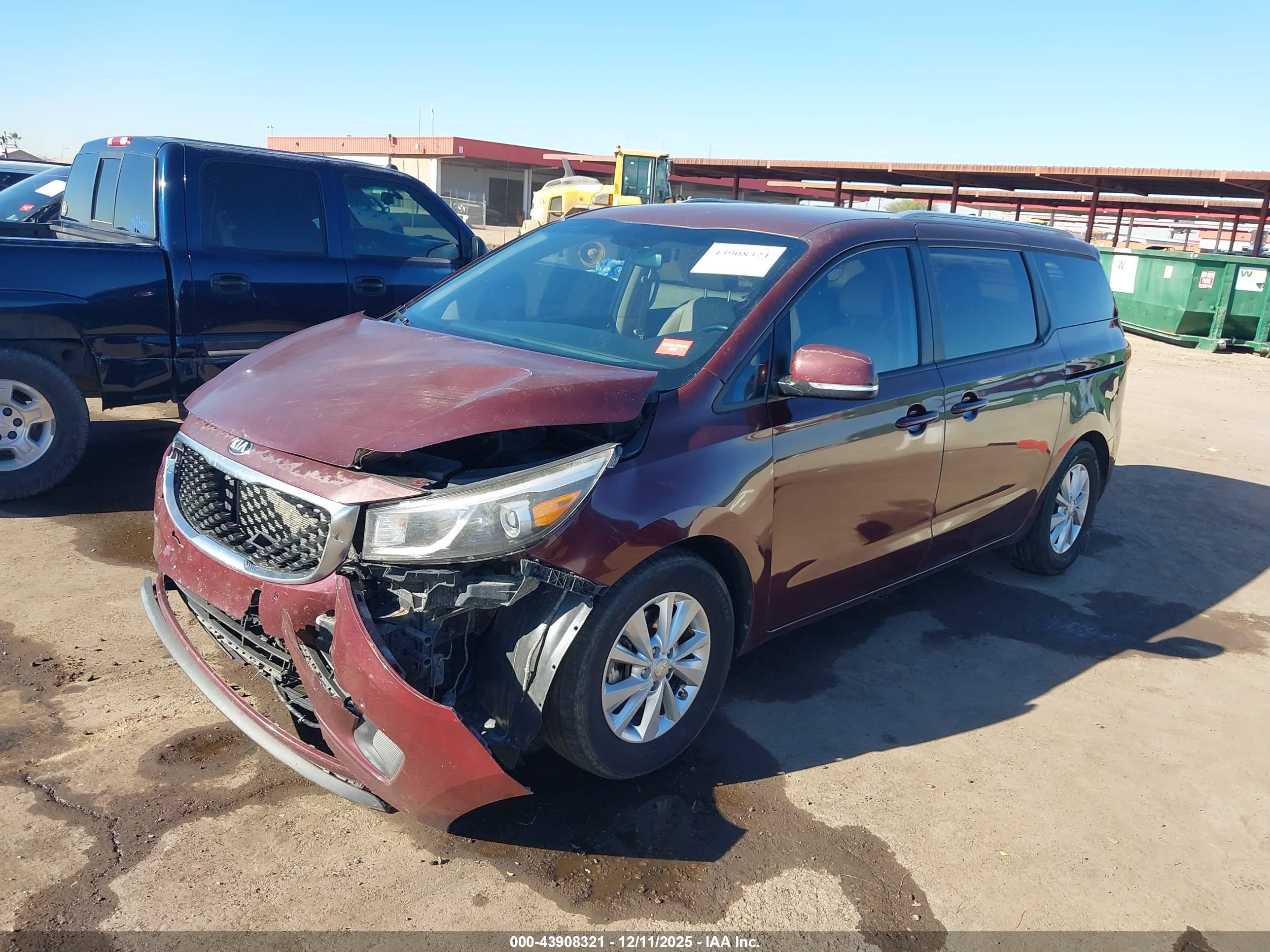 KIA SEDONA image 2