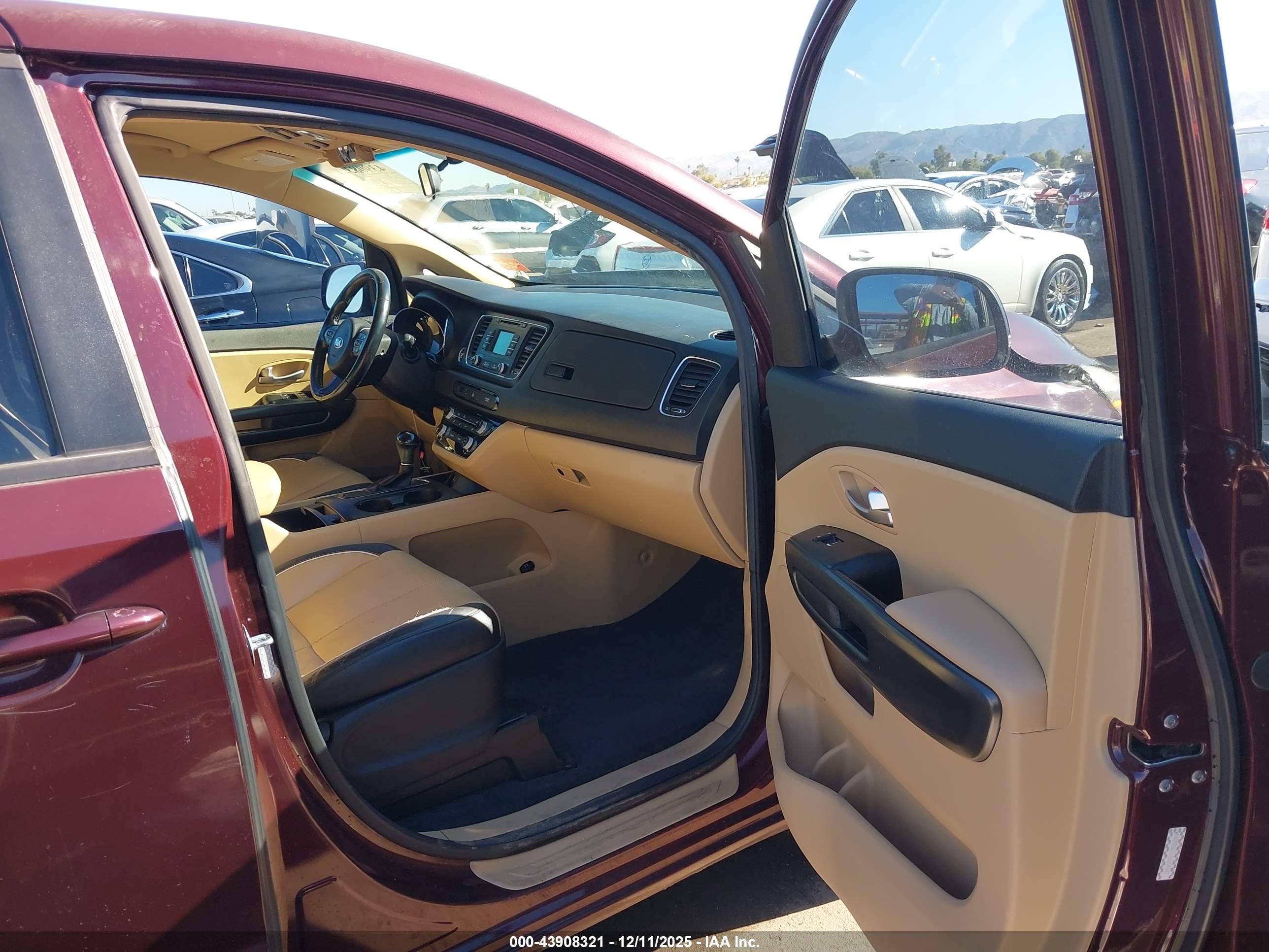 KIA SEDONA image 5