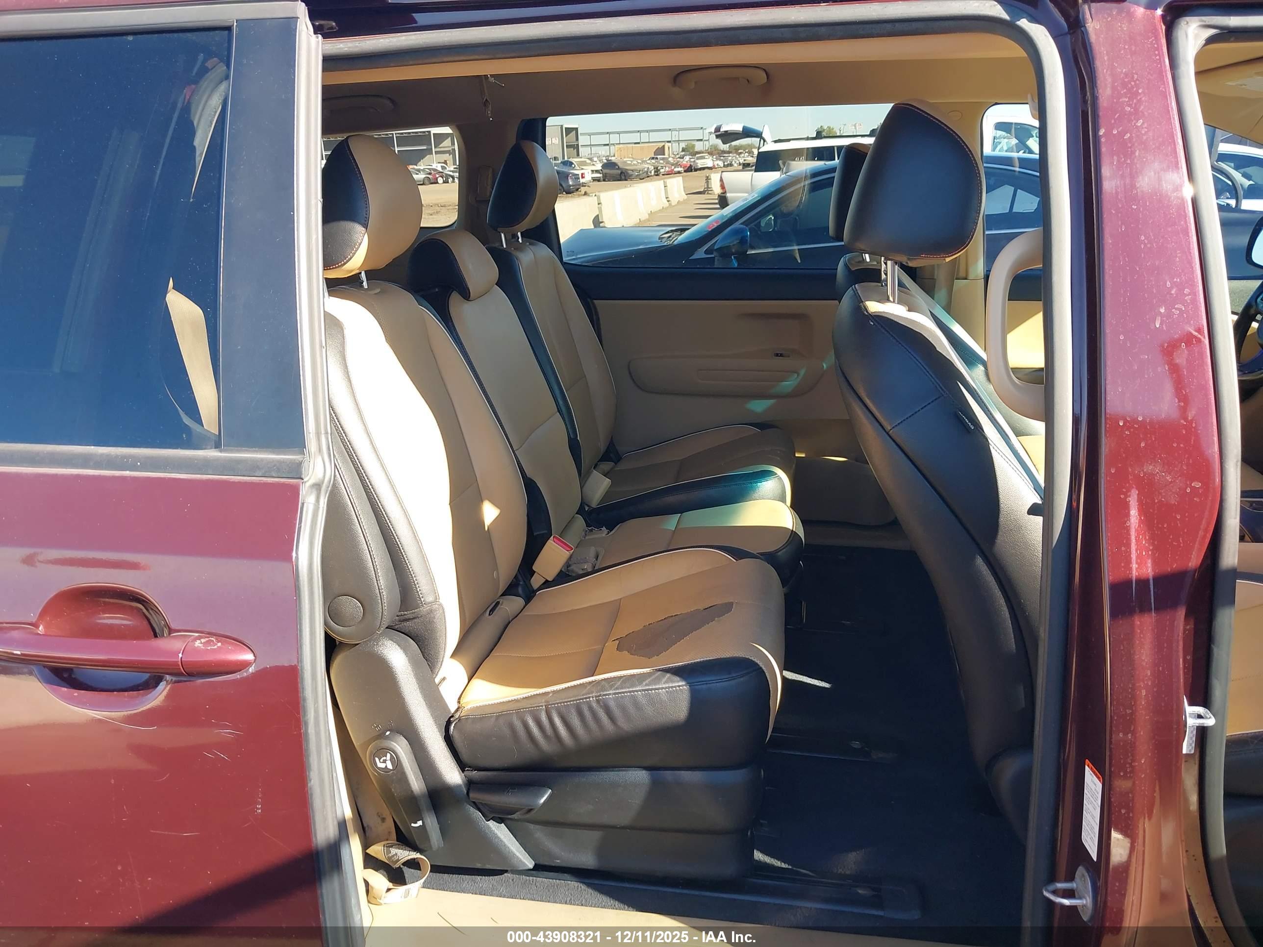 KIA SEDONA image 8