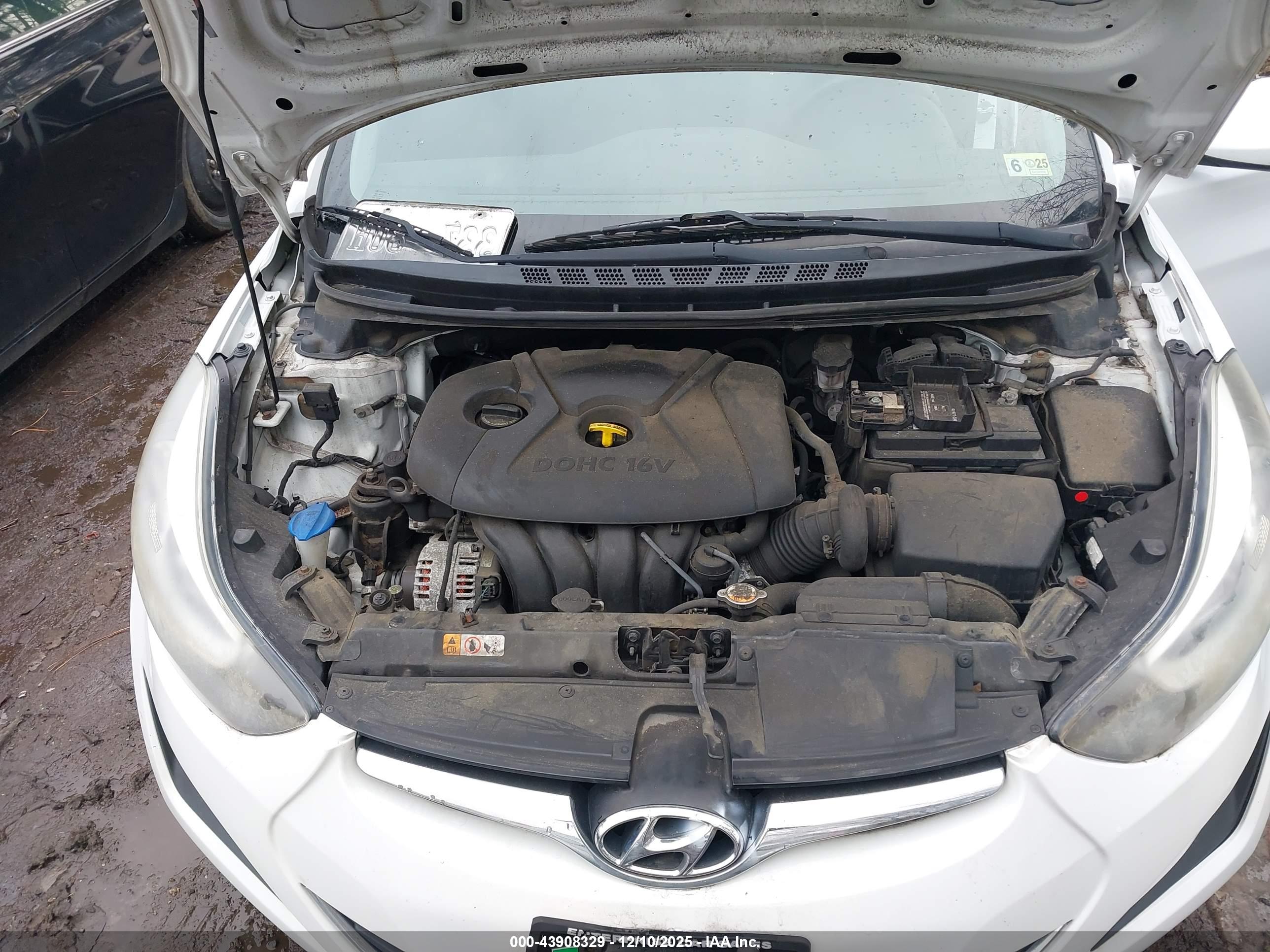 HYUNDAI ELANTRA image 10
