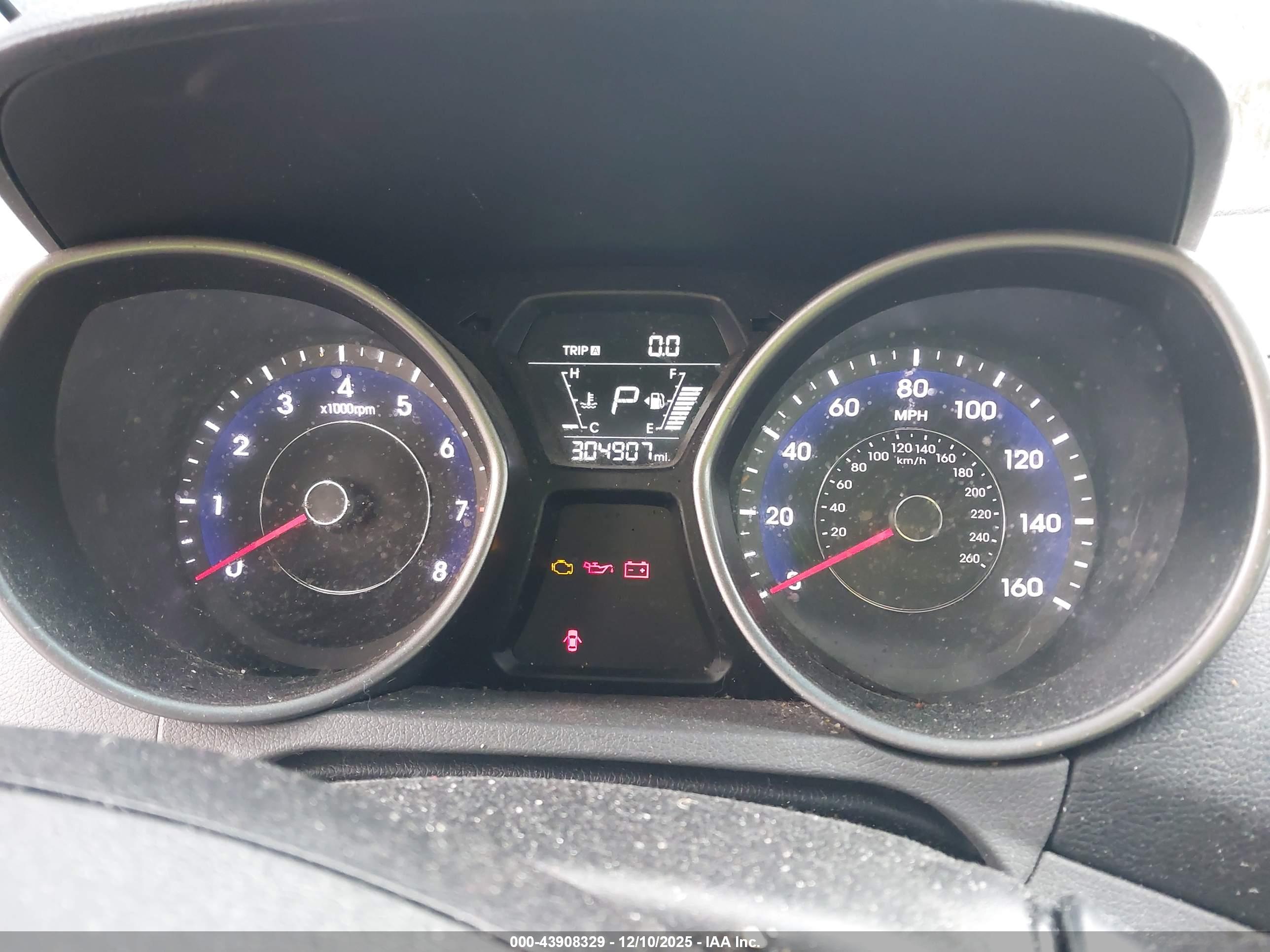 HYUNDAI ELANTRA image 7
