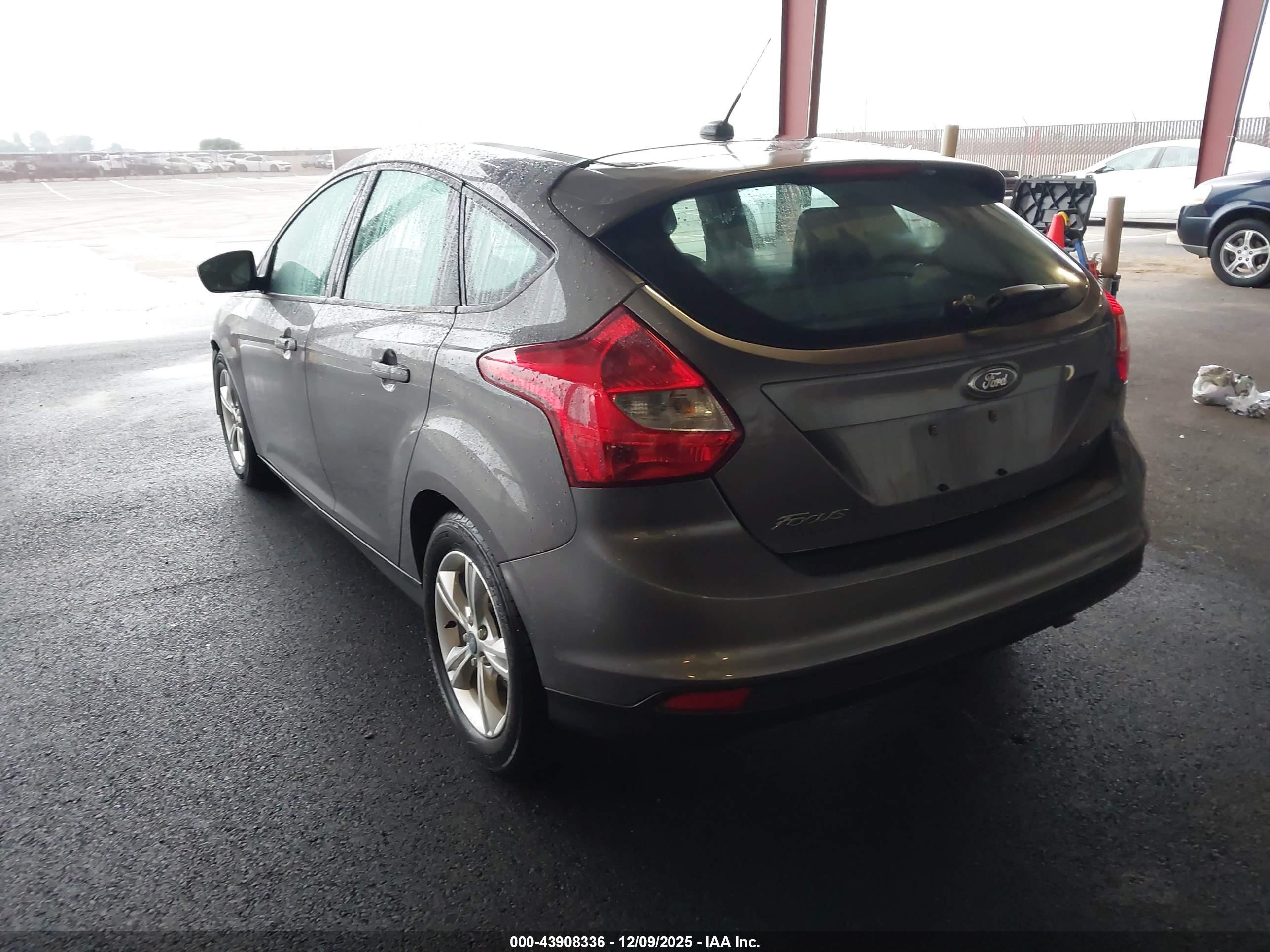 FORD FOCUS image 3