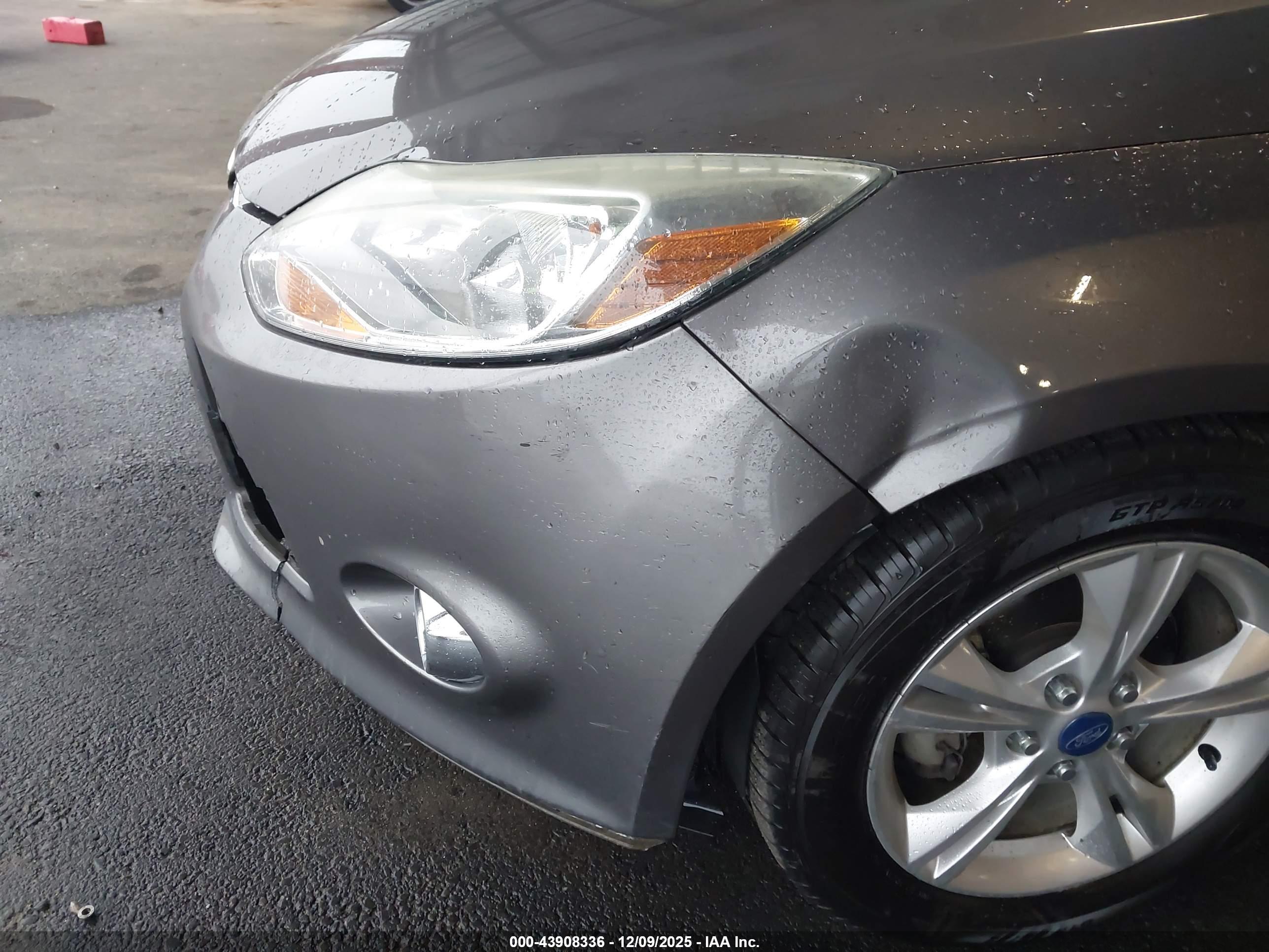FORD FOCUS image 6