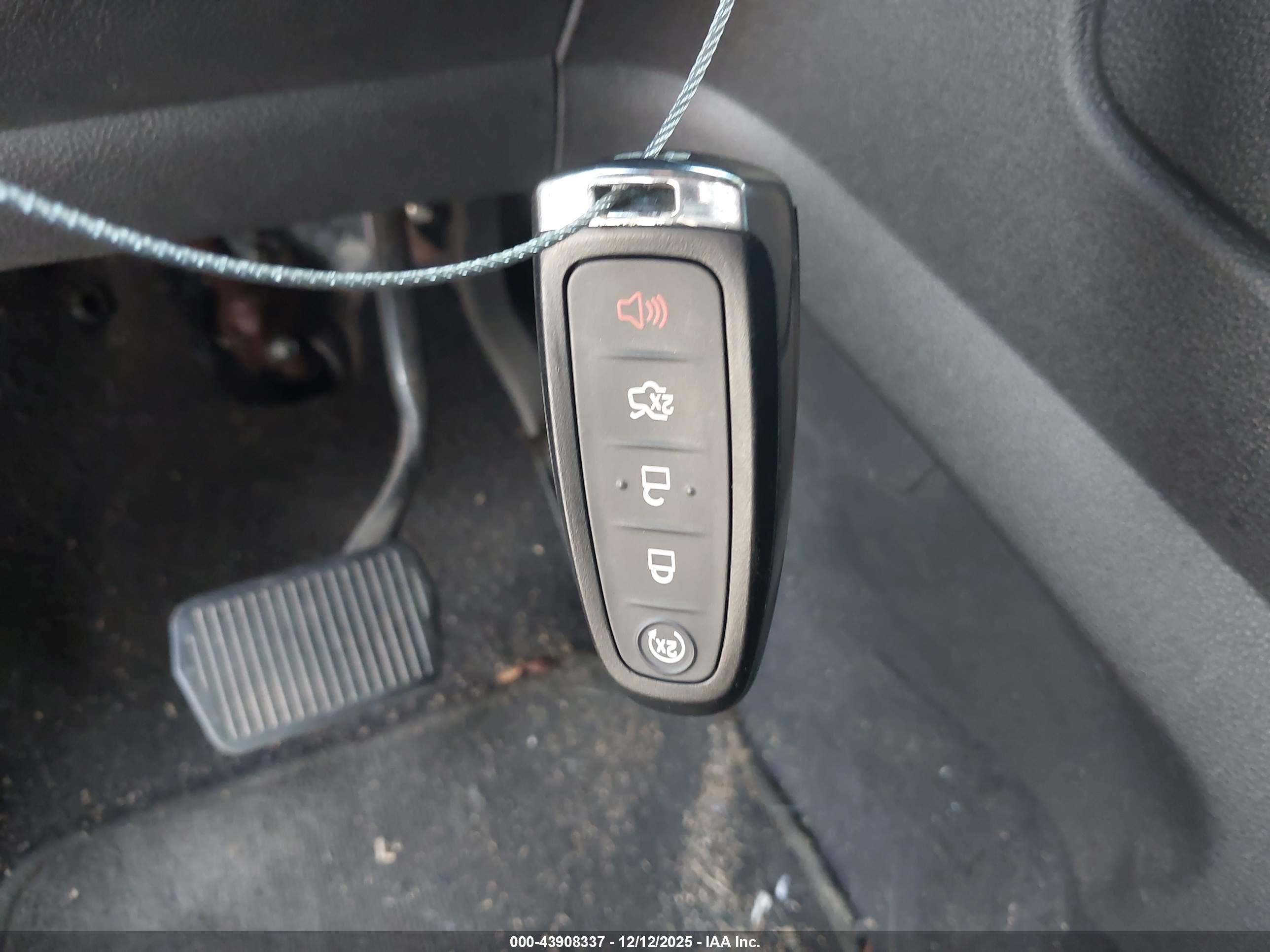 FORD ESCAPE image 11