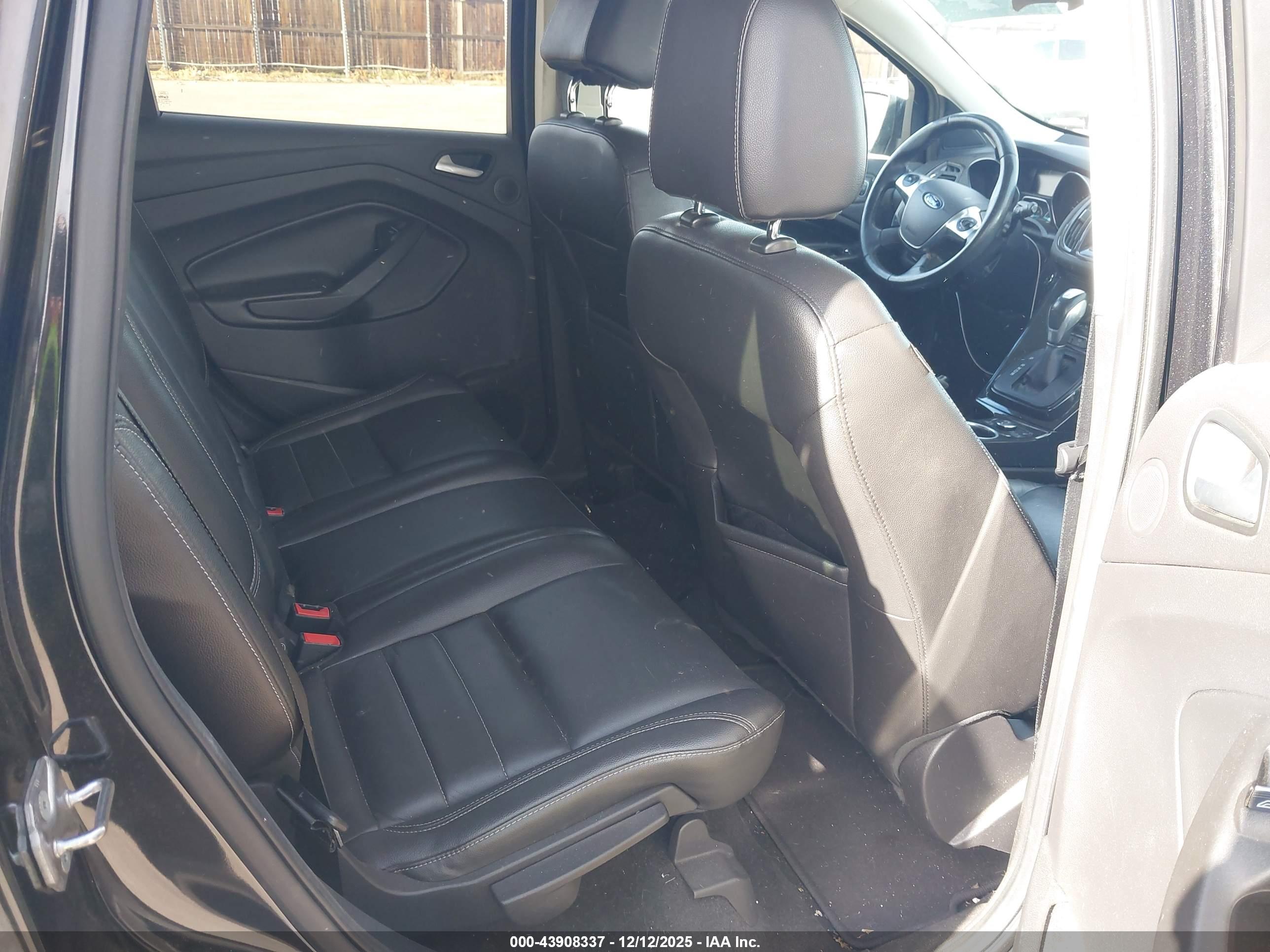 FORD ESCAPE image 8