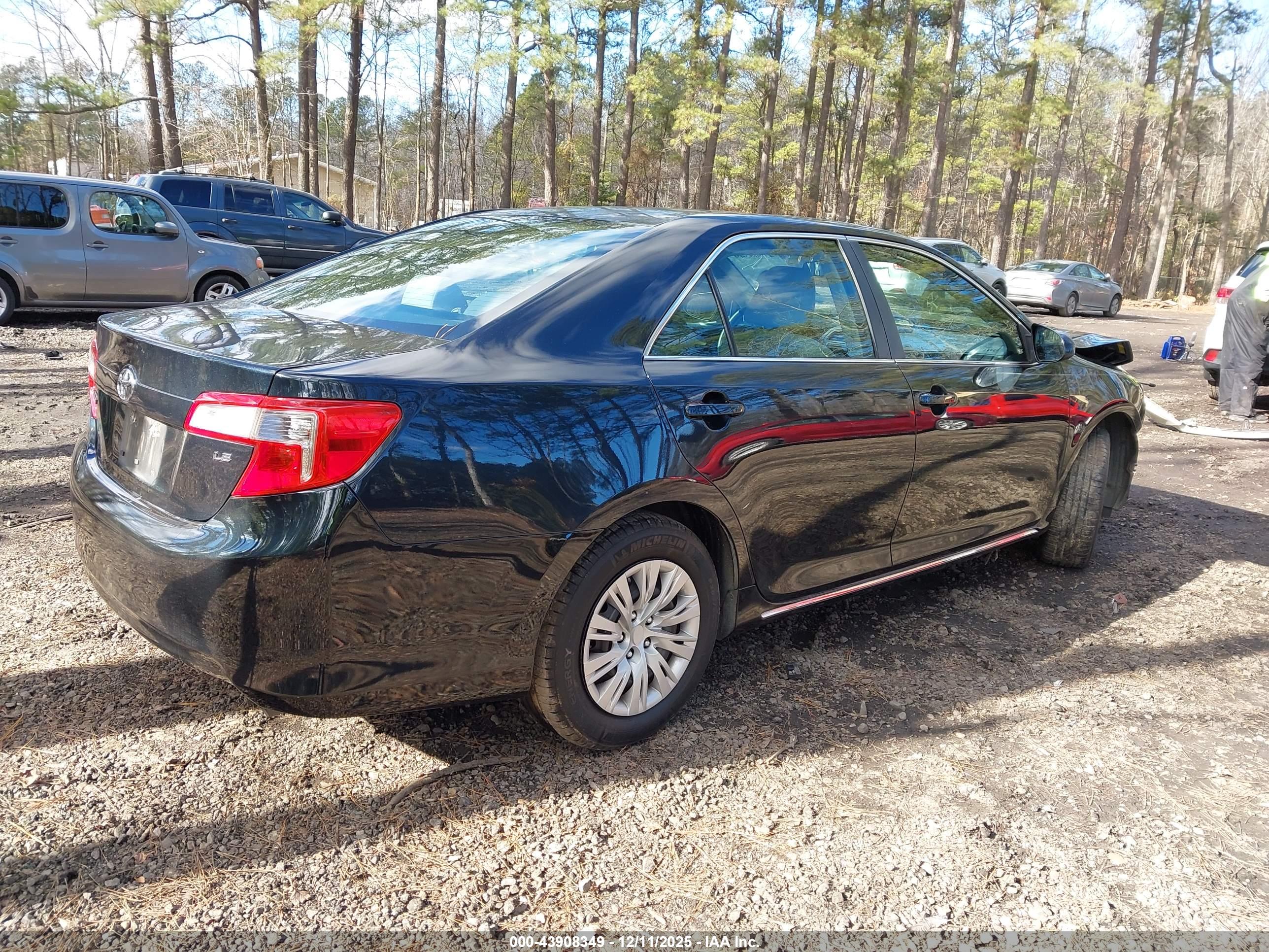TOYOTA CAMRY image 4