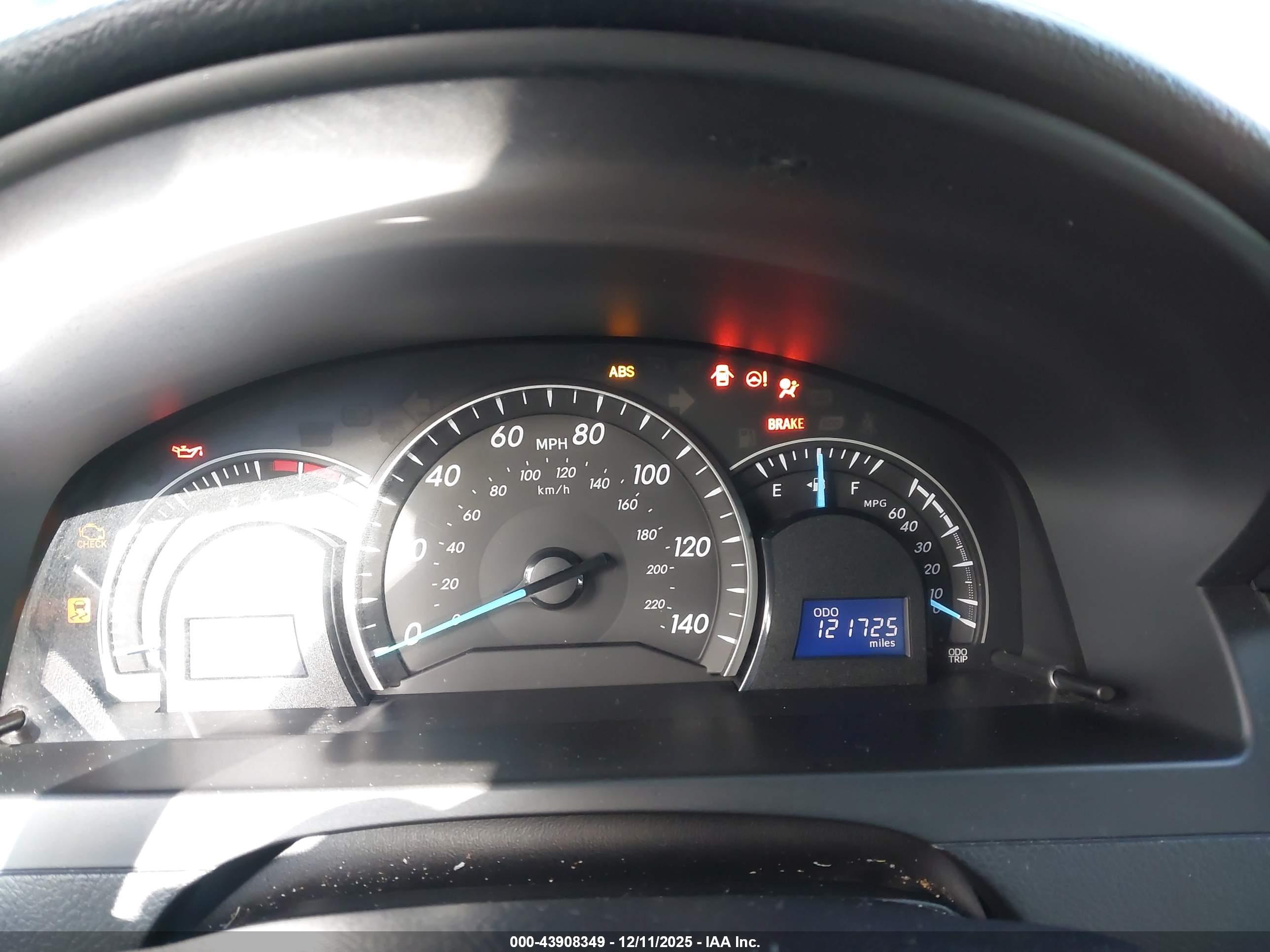 TOYOTA CAMRY image 7