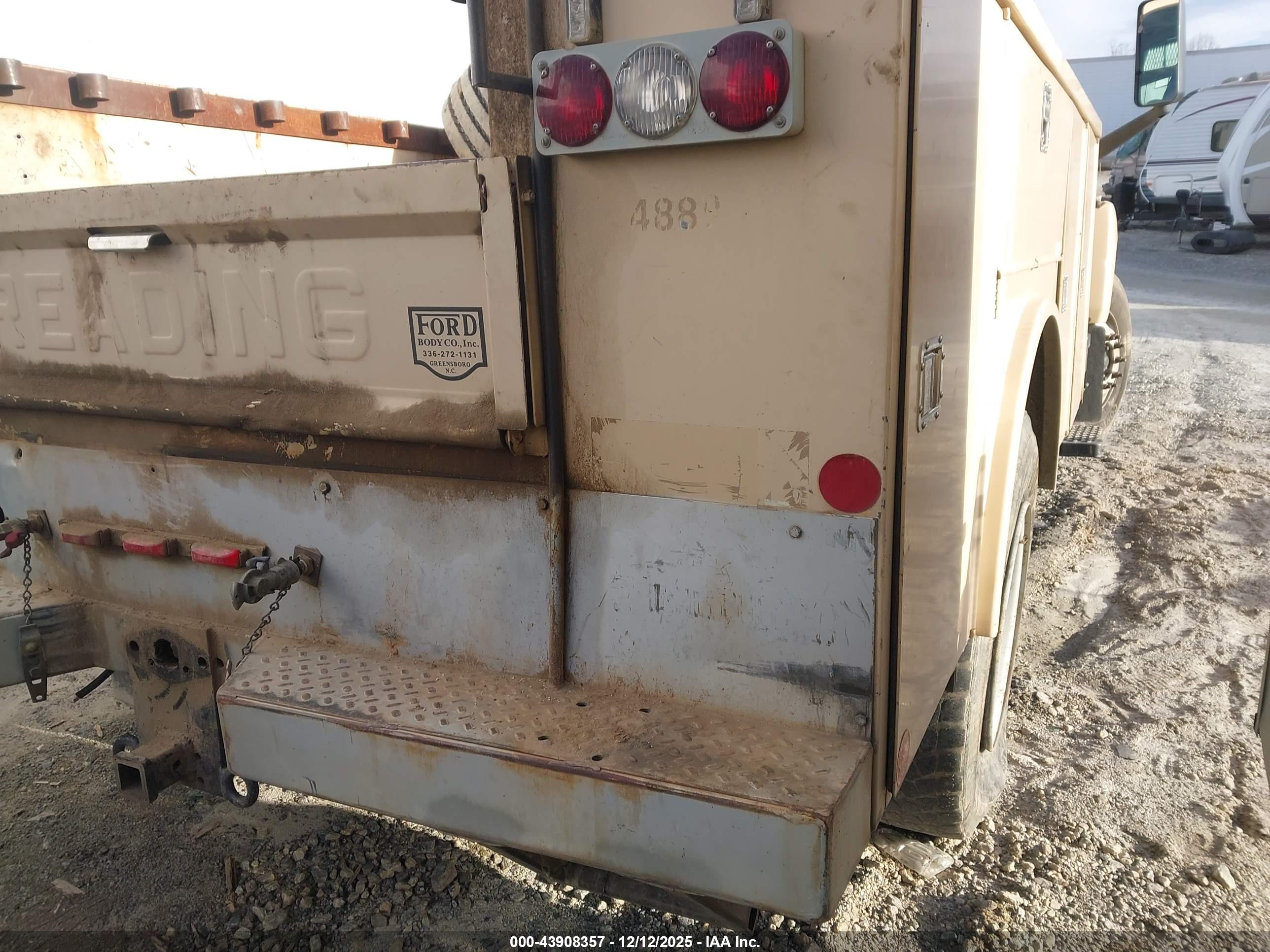 CHEVROLET CC7500 image 4