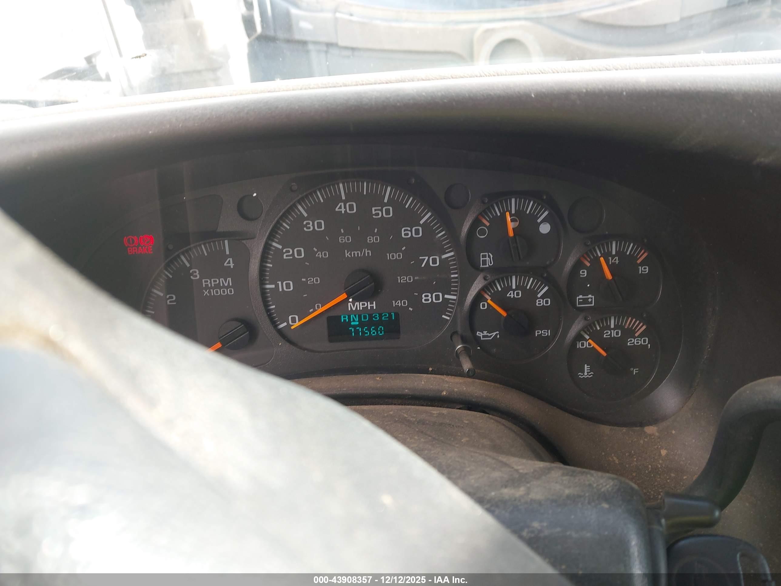 CHEVROLET CC7500 image 6