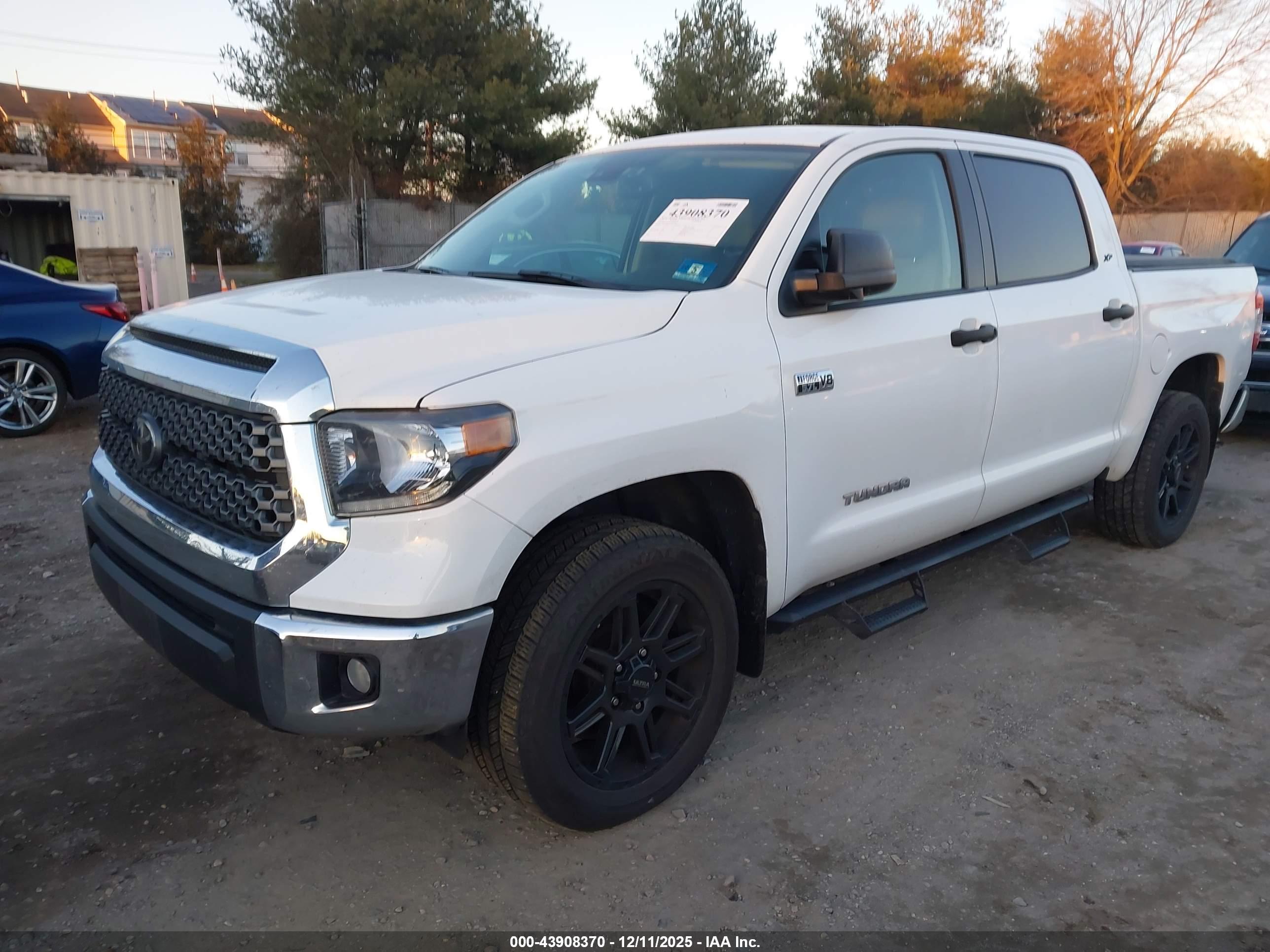 TOYOTA TUNDRA image 2