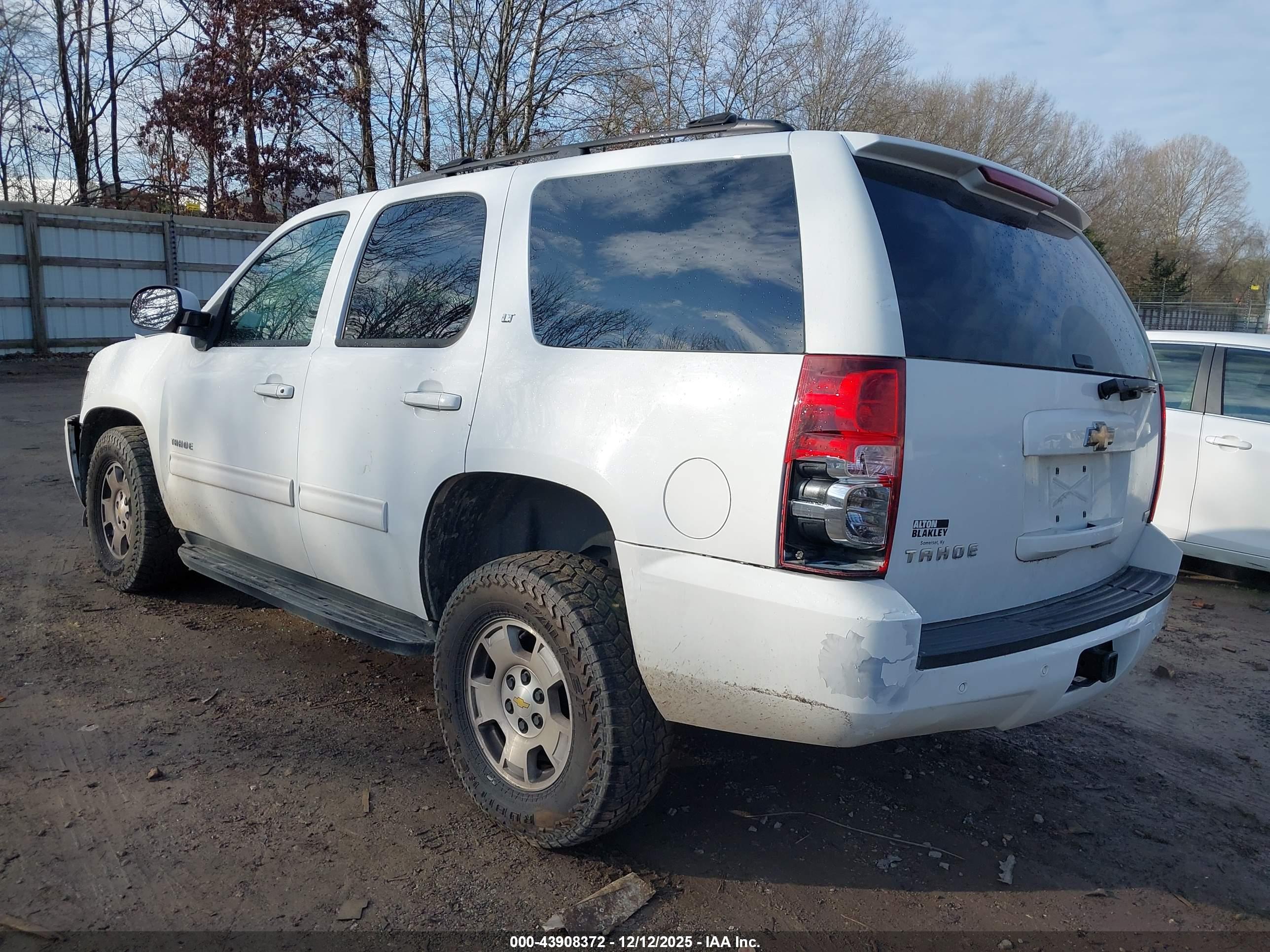 CHEVROLET TAHOE image 3