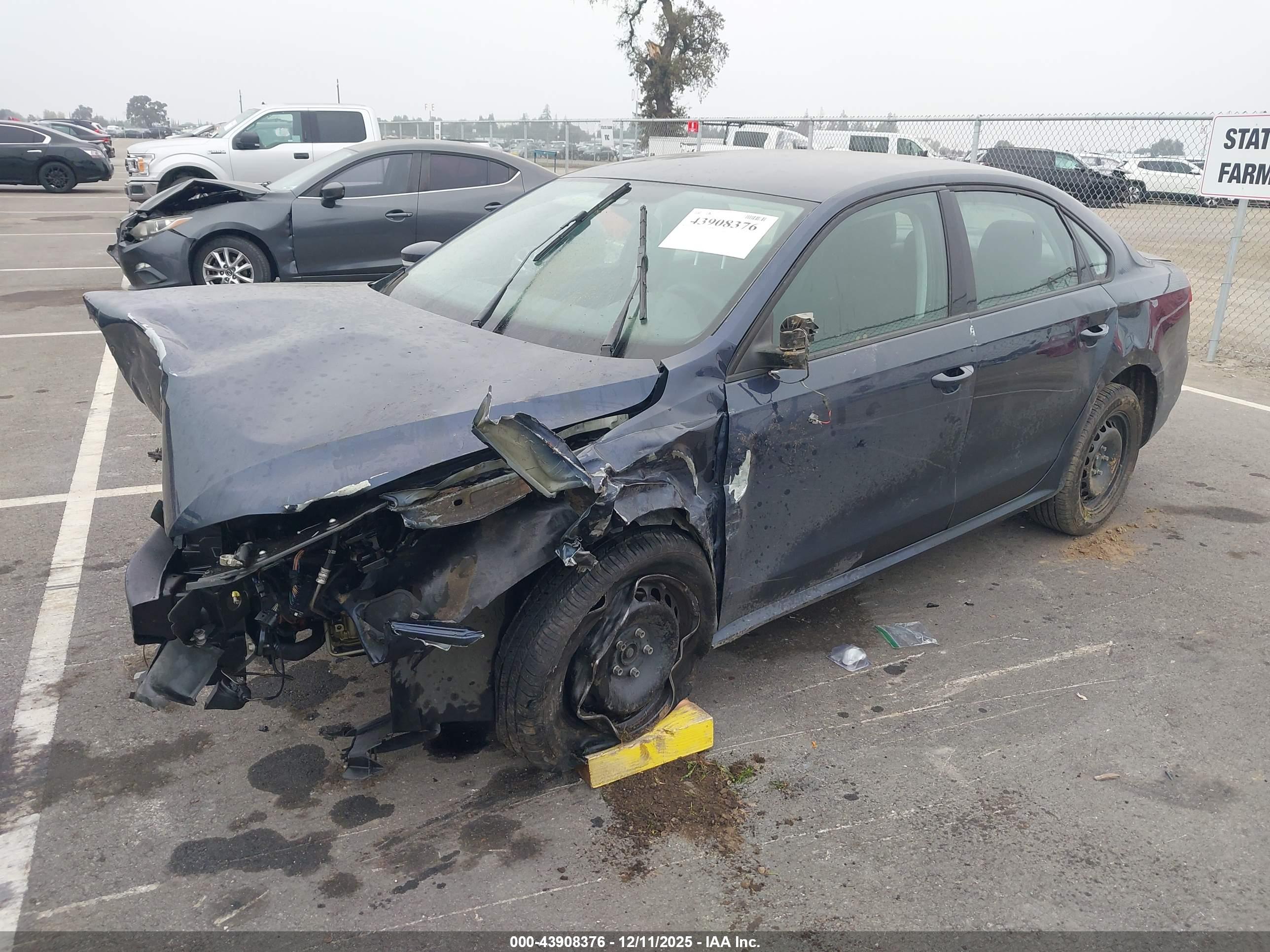 VOLKSWAGEN PASSAT image 2
