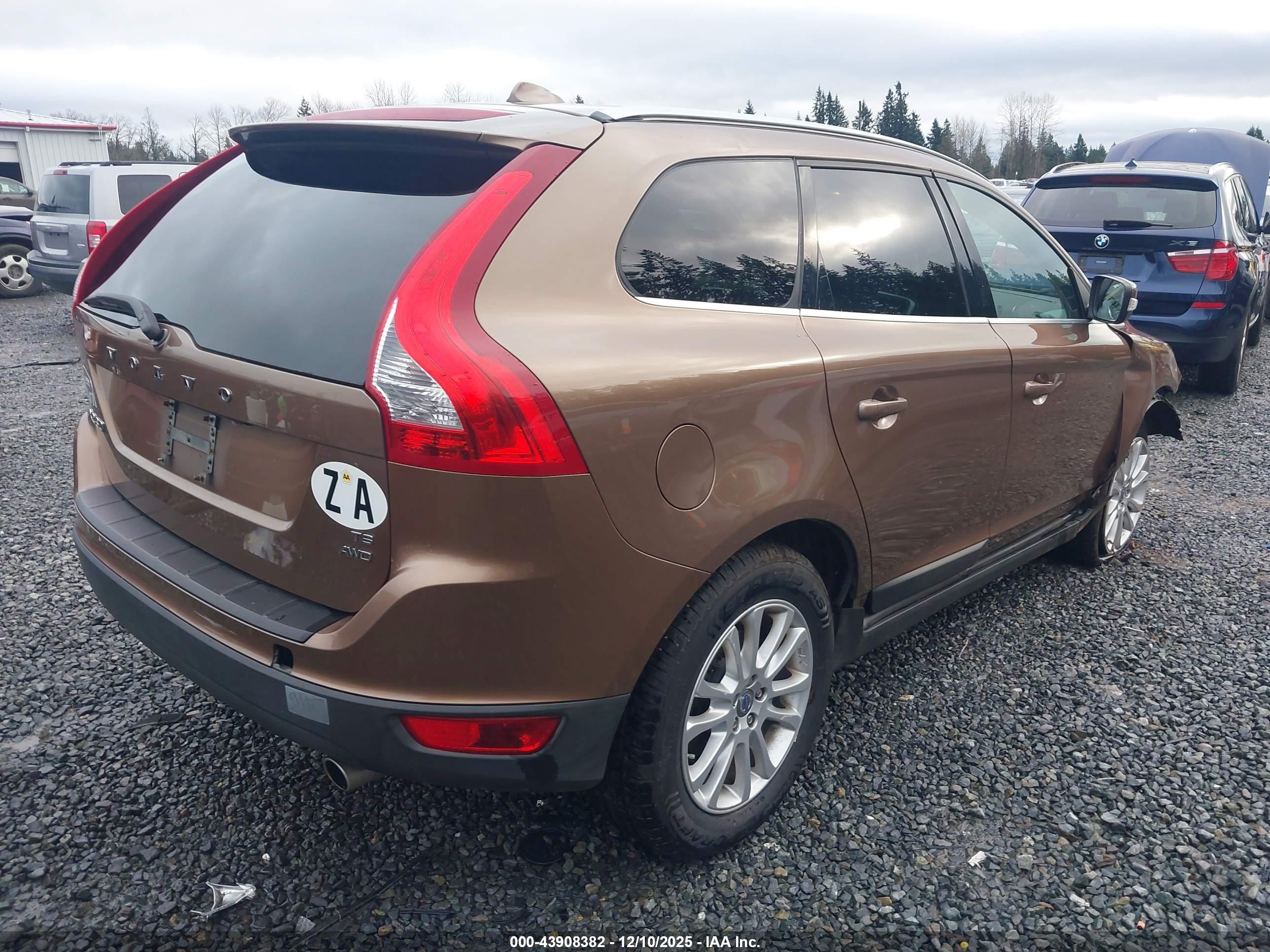 VOLVO XC60 image 4