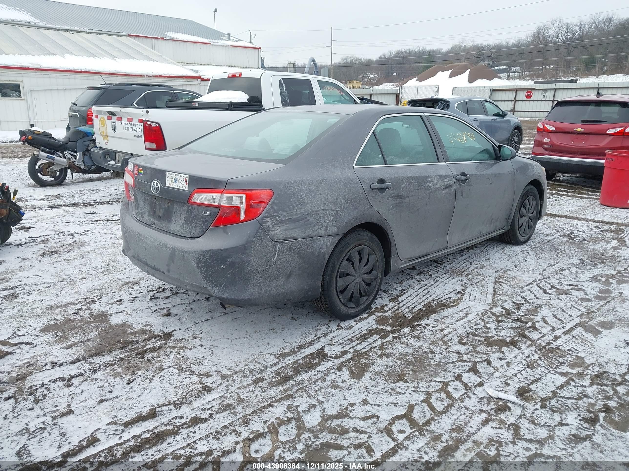 TOYOTA CAMRY image 4