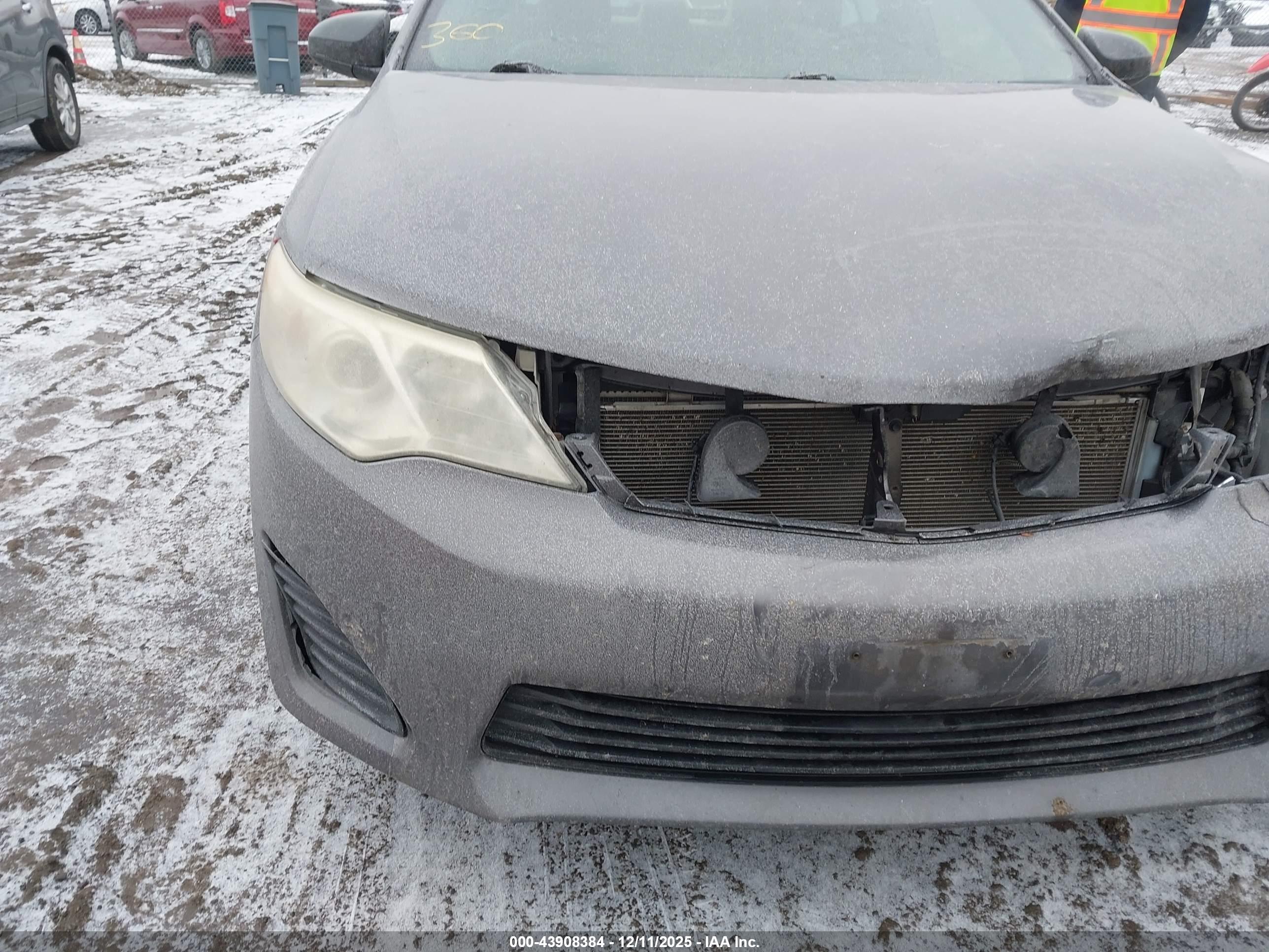 TOYOTA CAMRY image 6
