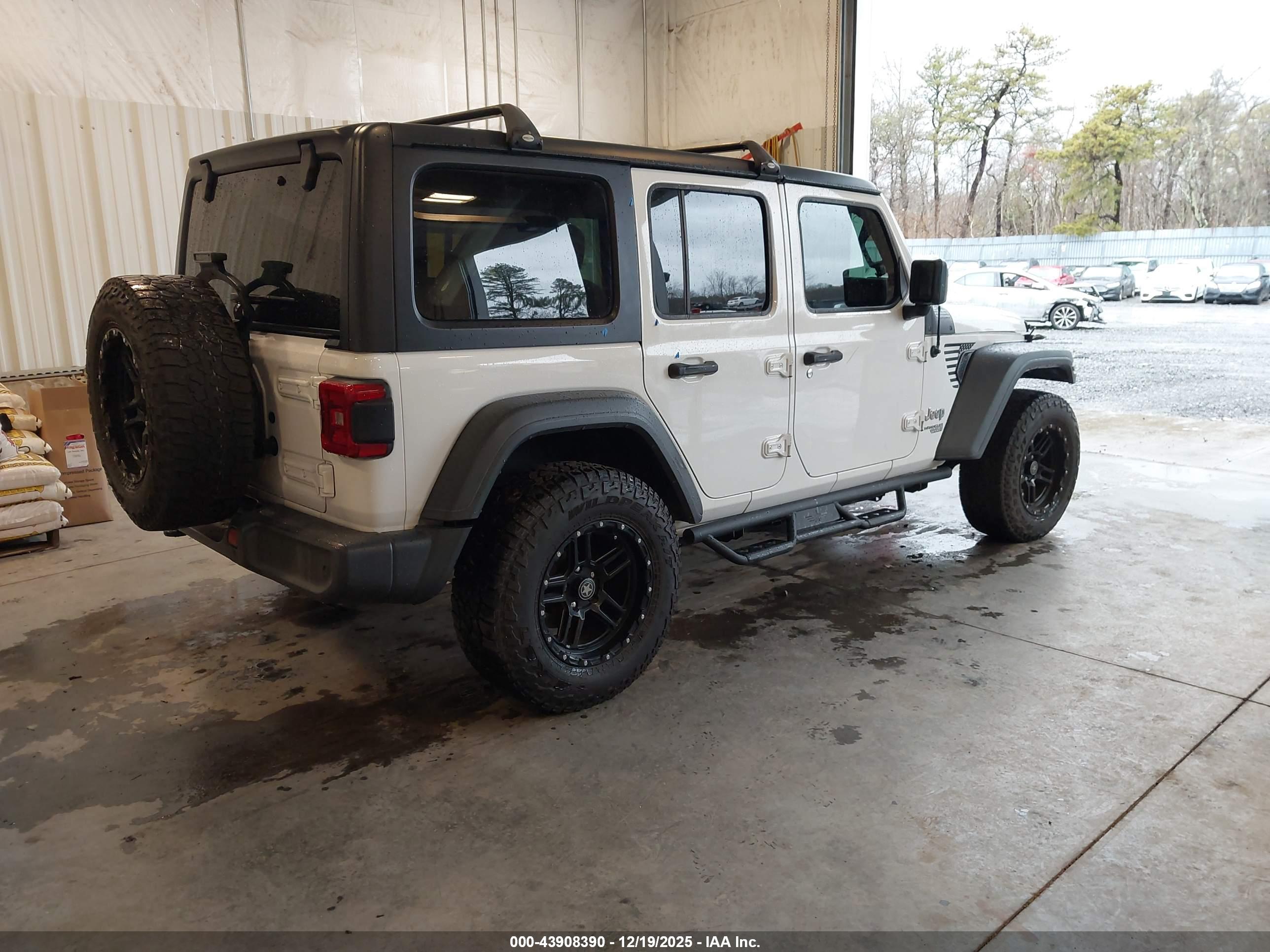 JEEP WRANGLER image 4