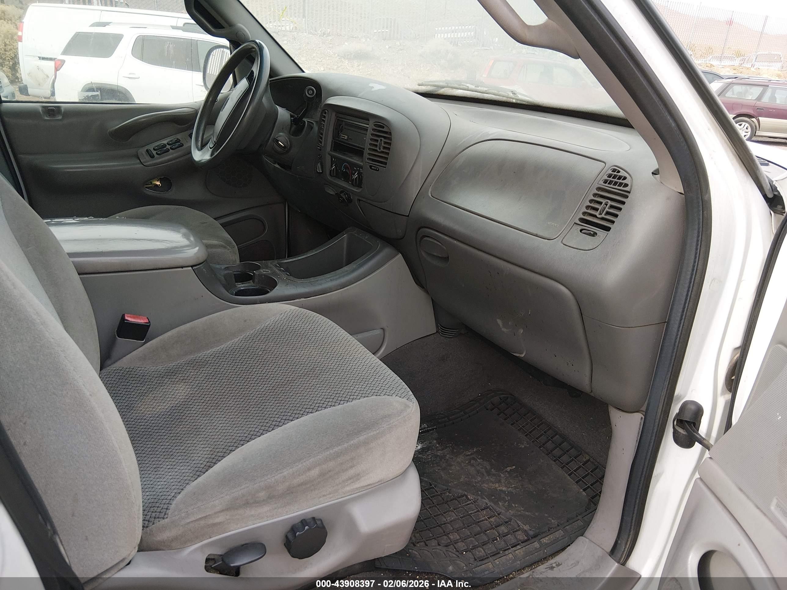 FORD EXPEDITION image 5