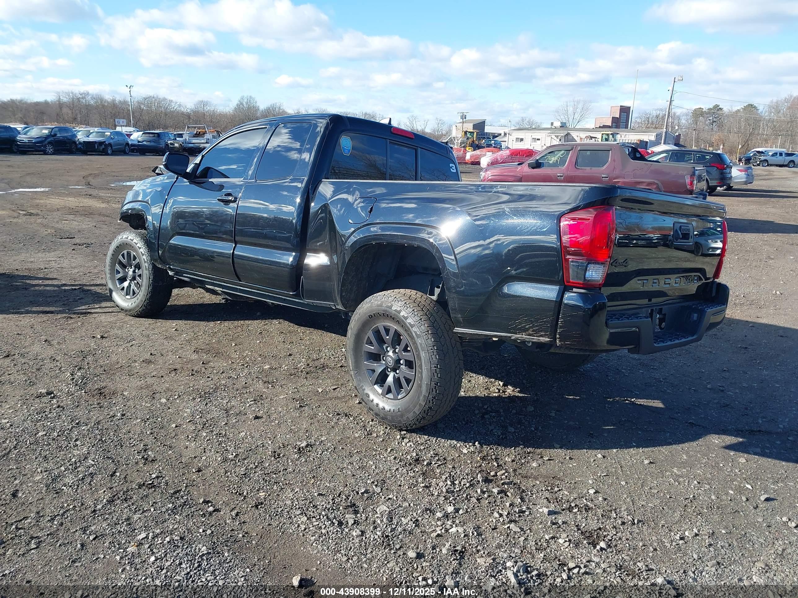 TOYOTA TACOMA image 3