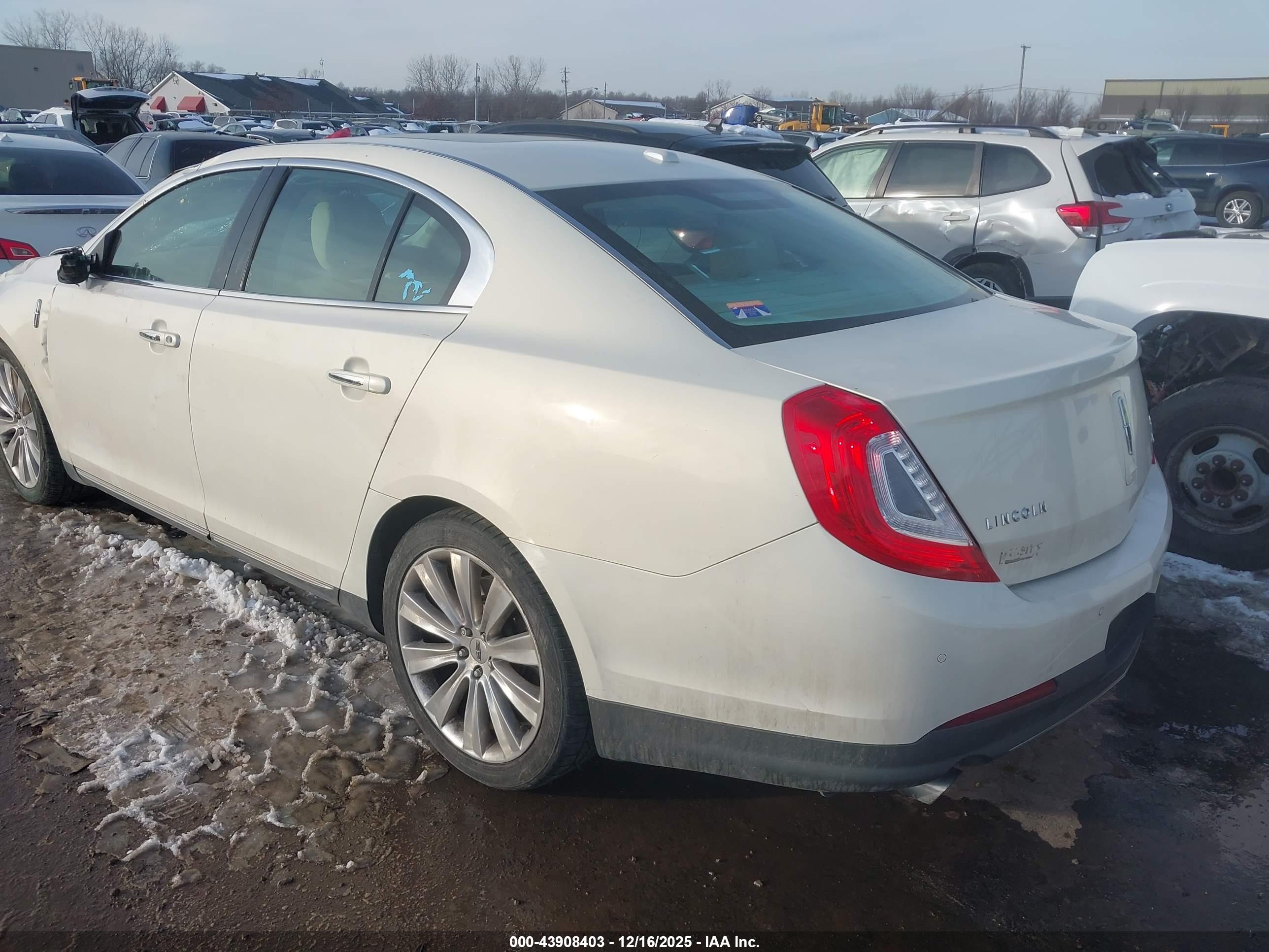 LINCOLN MKS image 3