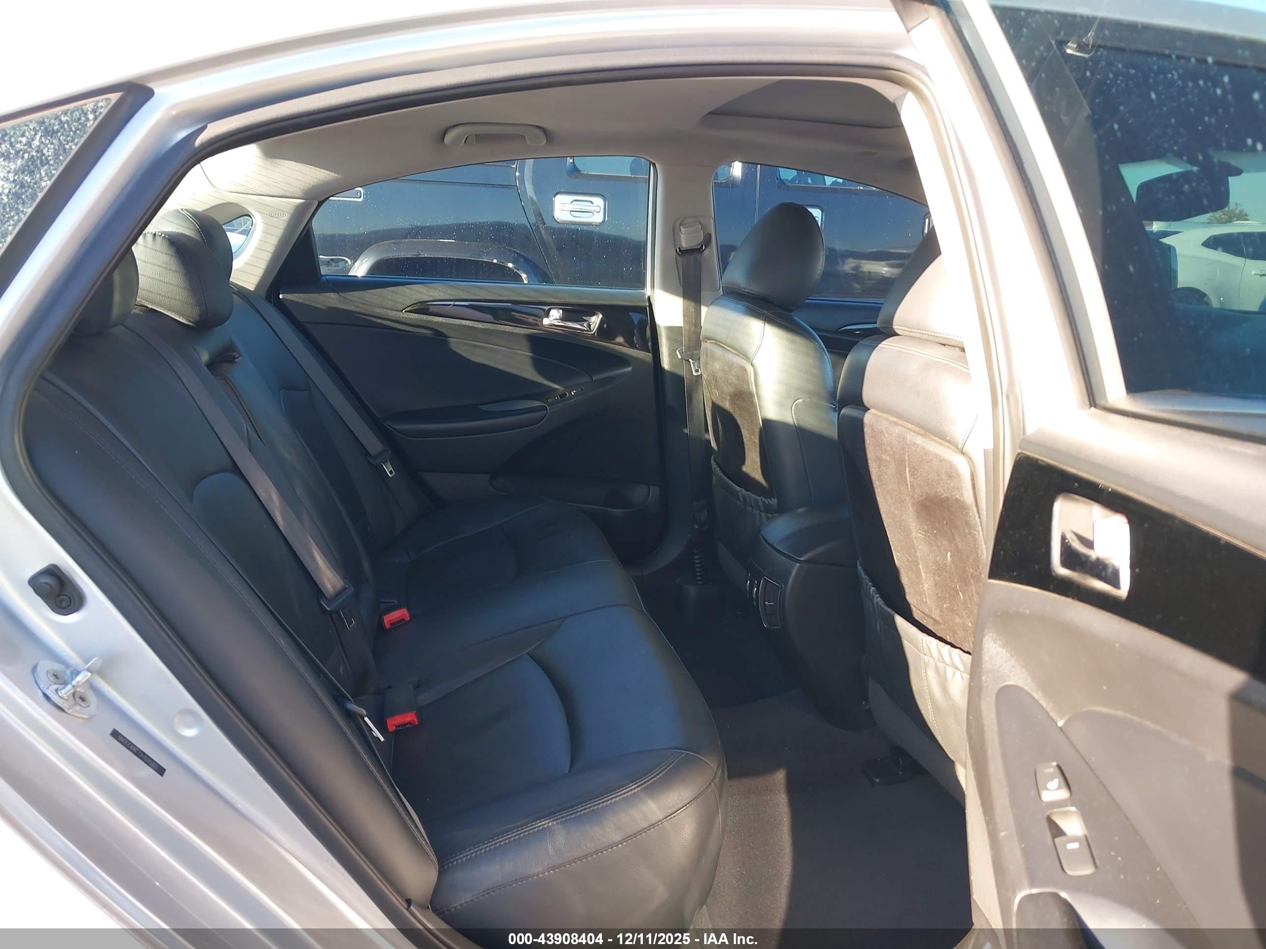 HYUNDAI SONATA image 8