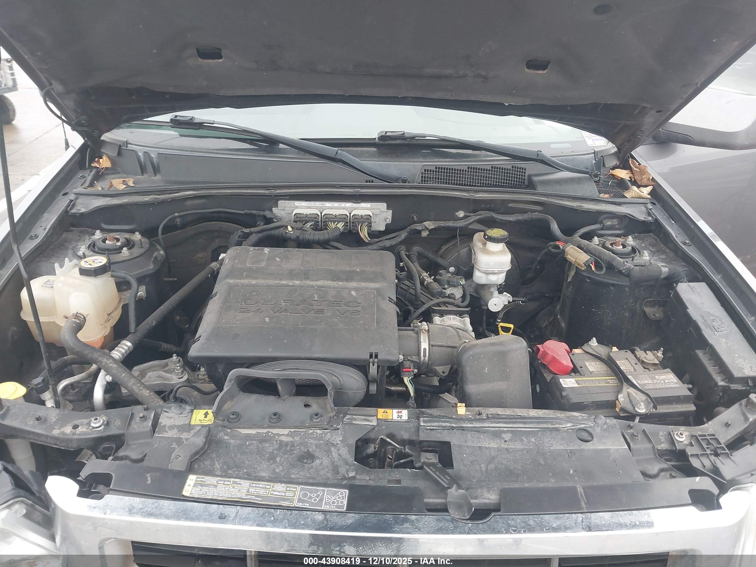 FORD ESCAPE image 10