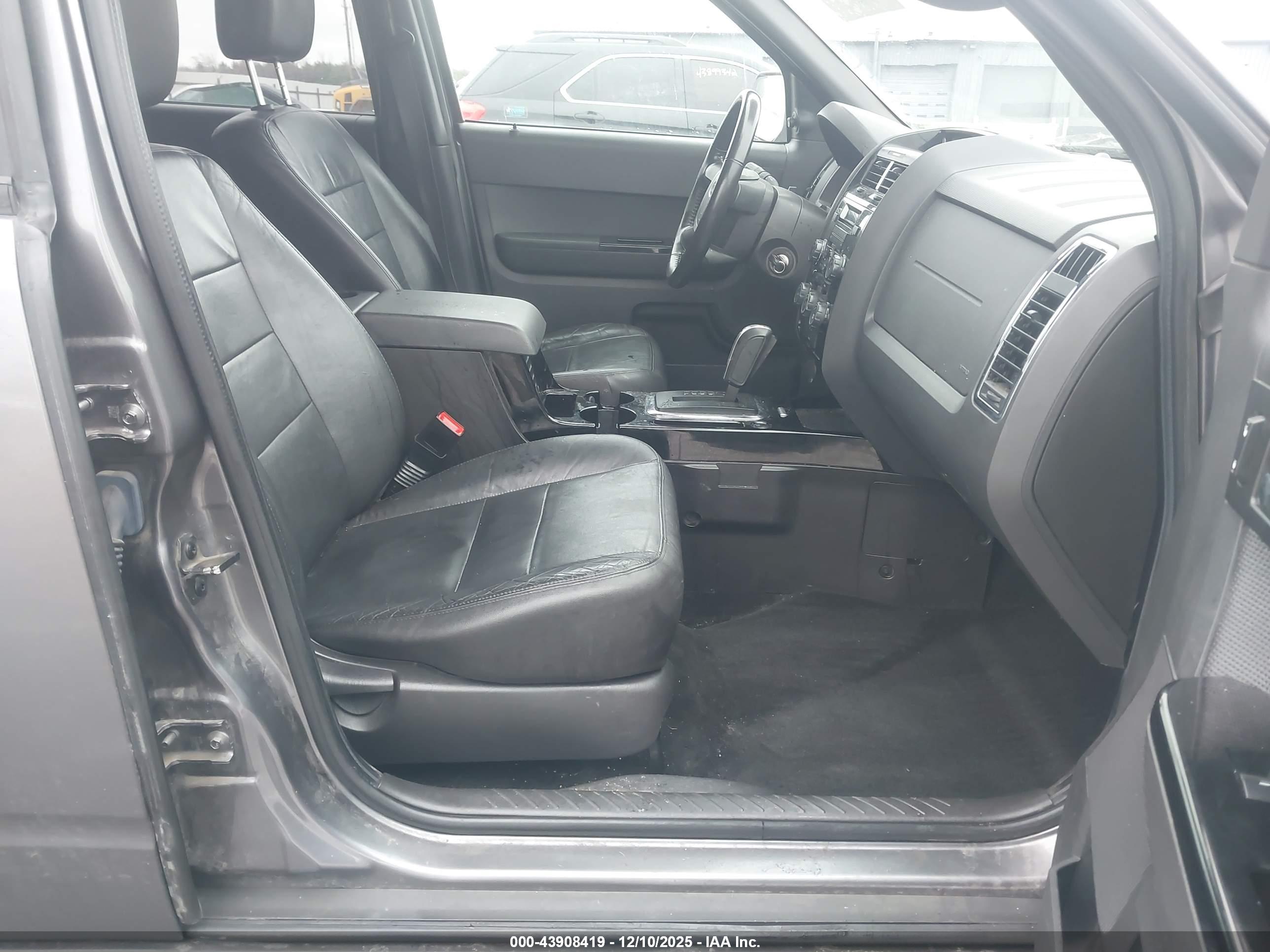 FORD ESCAPE image 5
