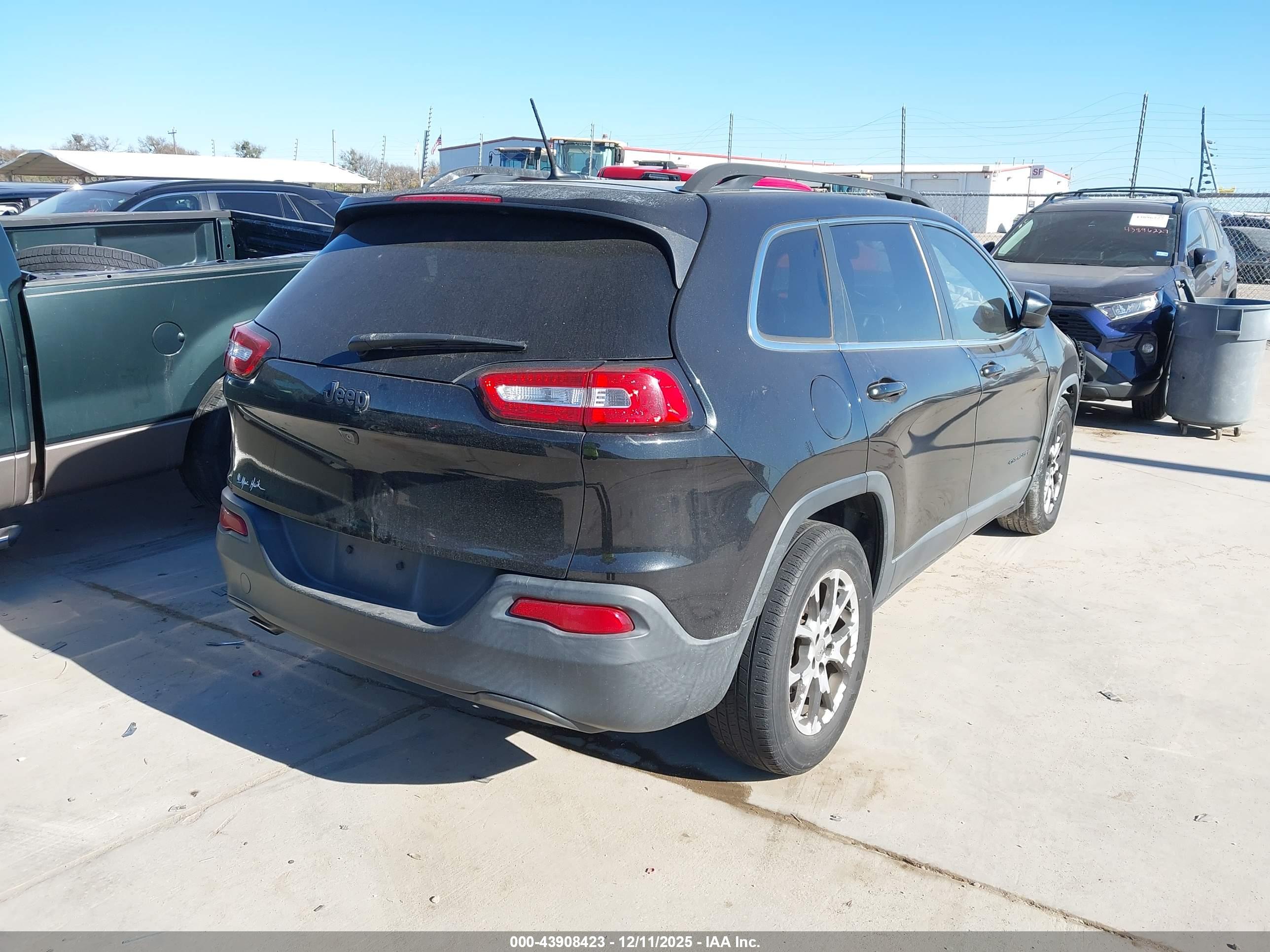 JEEP CHEROKEE image 4