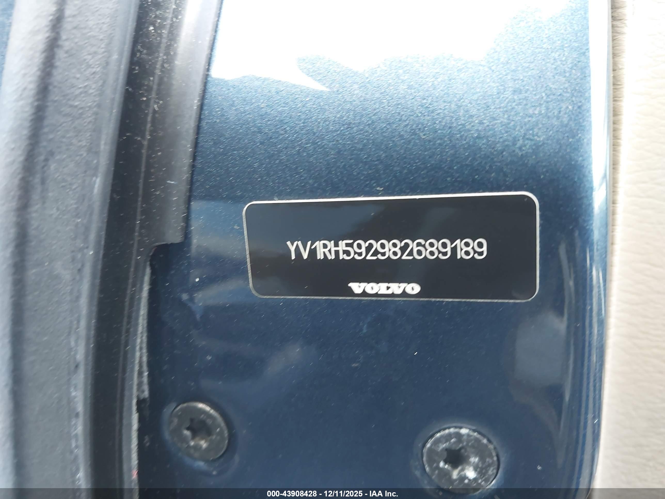 VOLVO S60 image 9