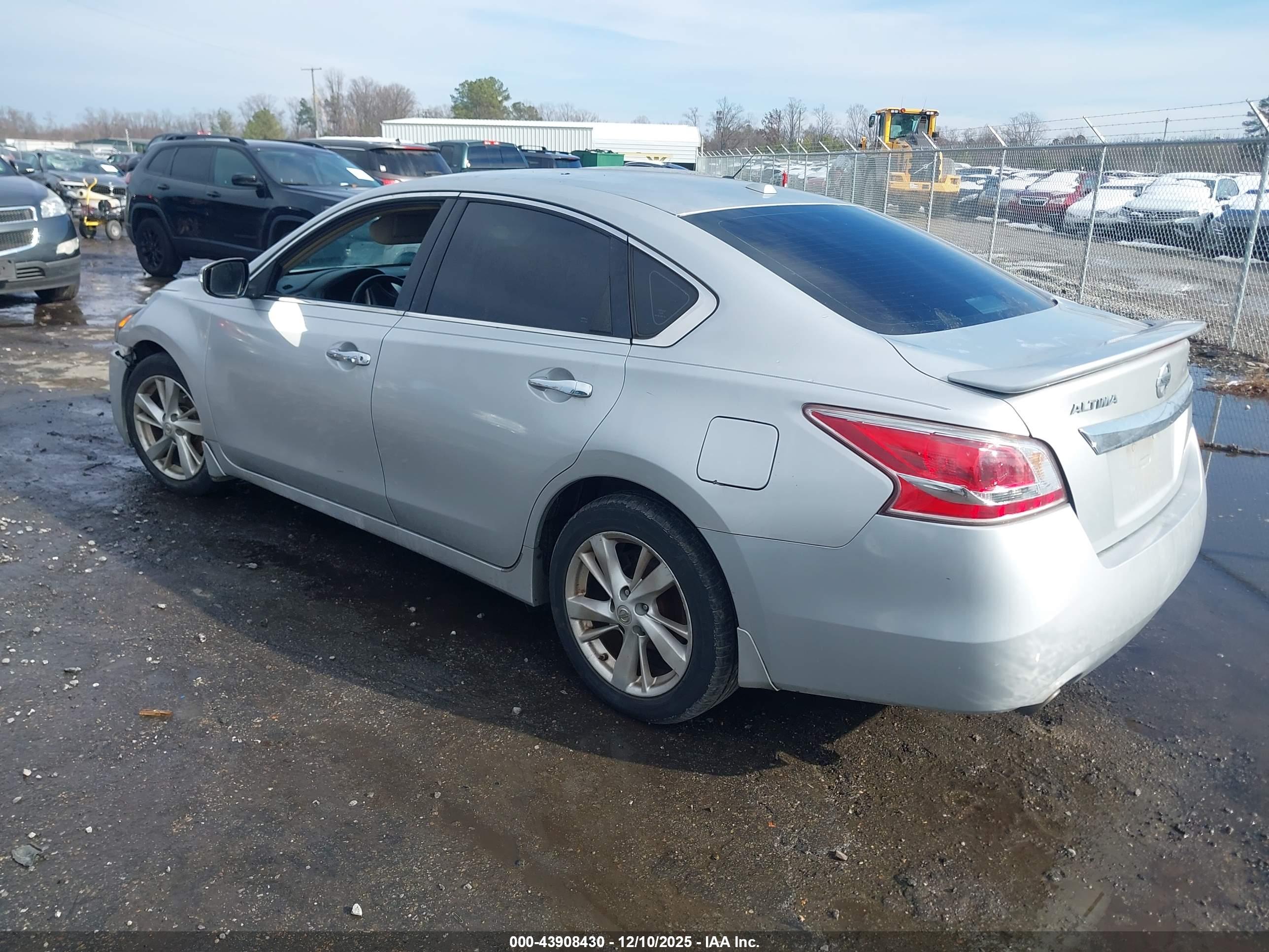 NISSAN ALTIMA image 3