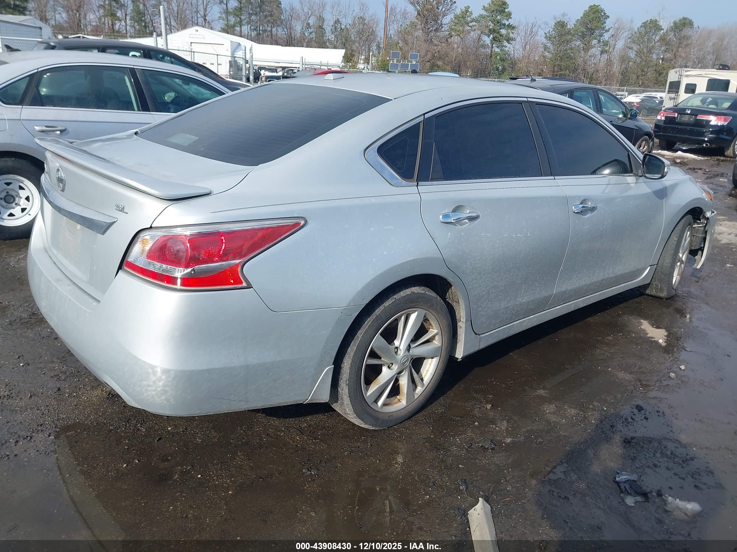 NISSAN ALTIMA image 4