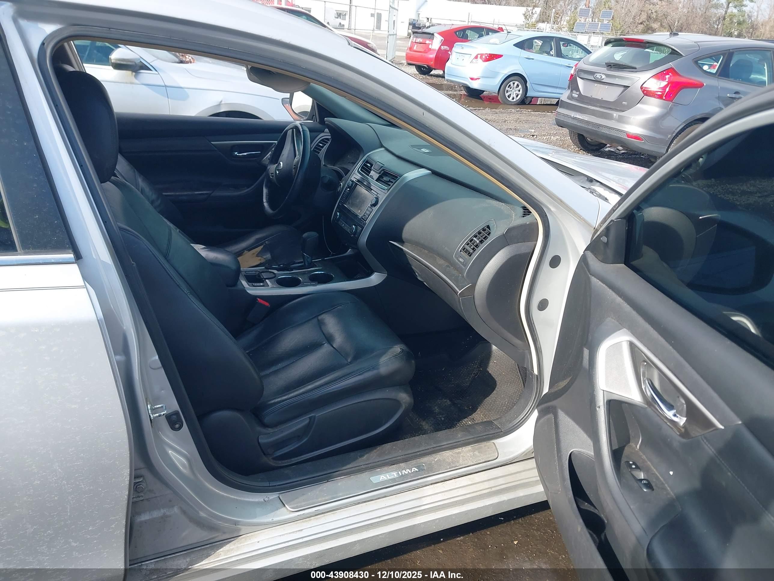 NISSAN ALTIMA image 5